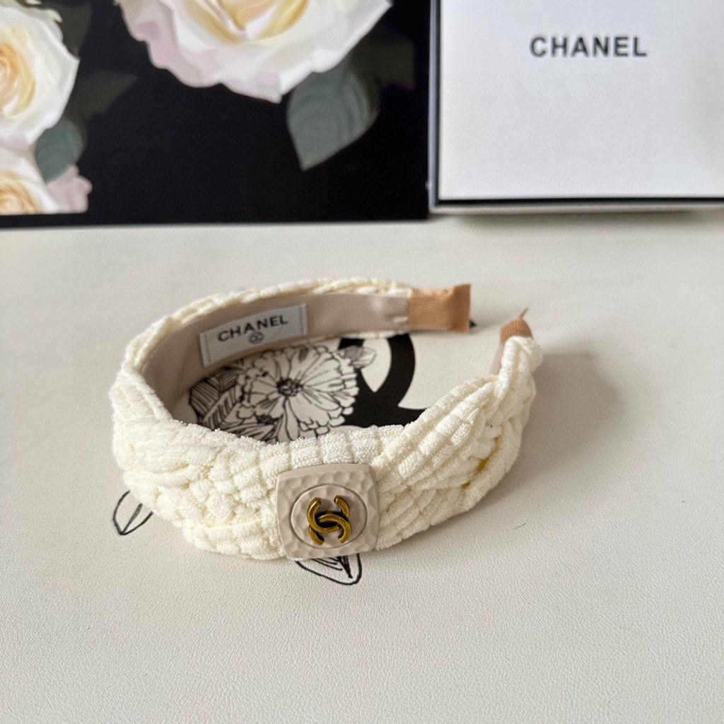 CHANEL WHITE WOOL HAIRBAND 412461