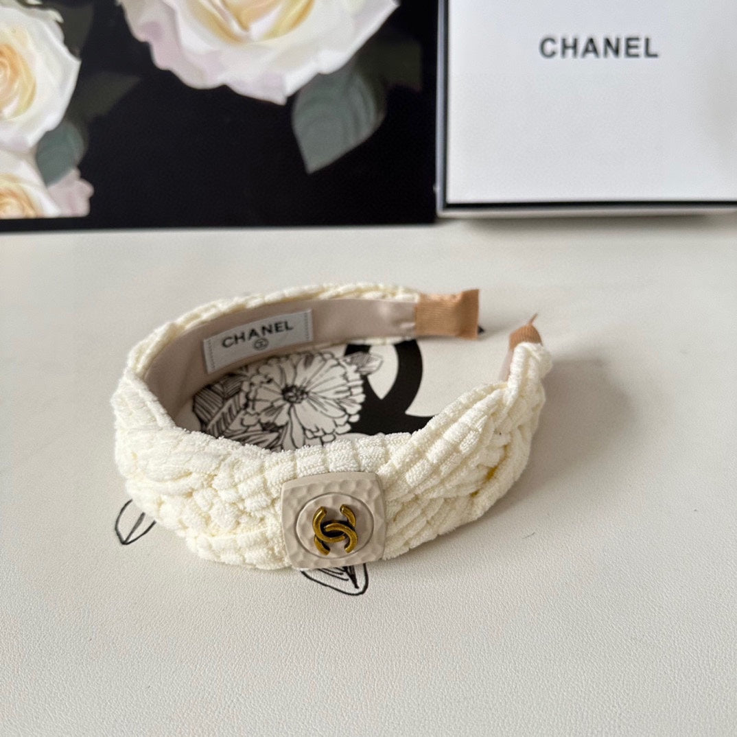 CHANEL WHITE WOOL HAIRBAND 412461