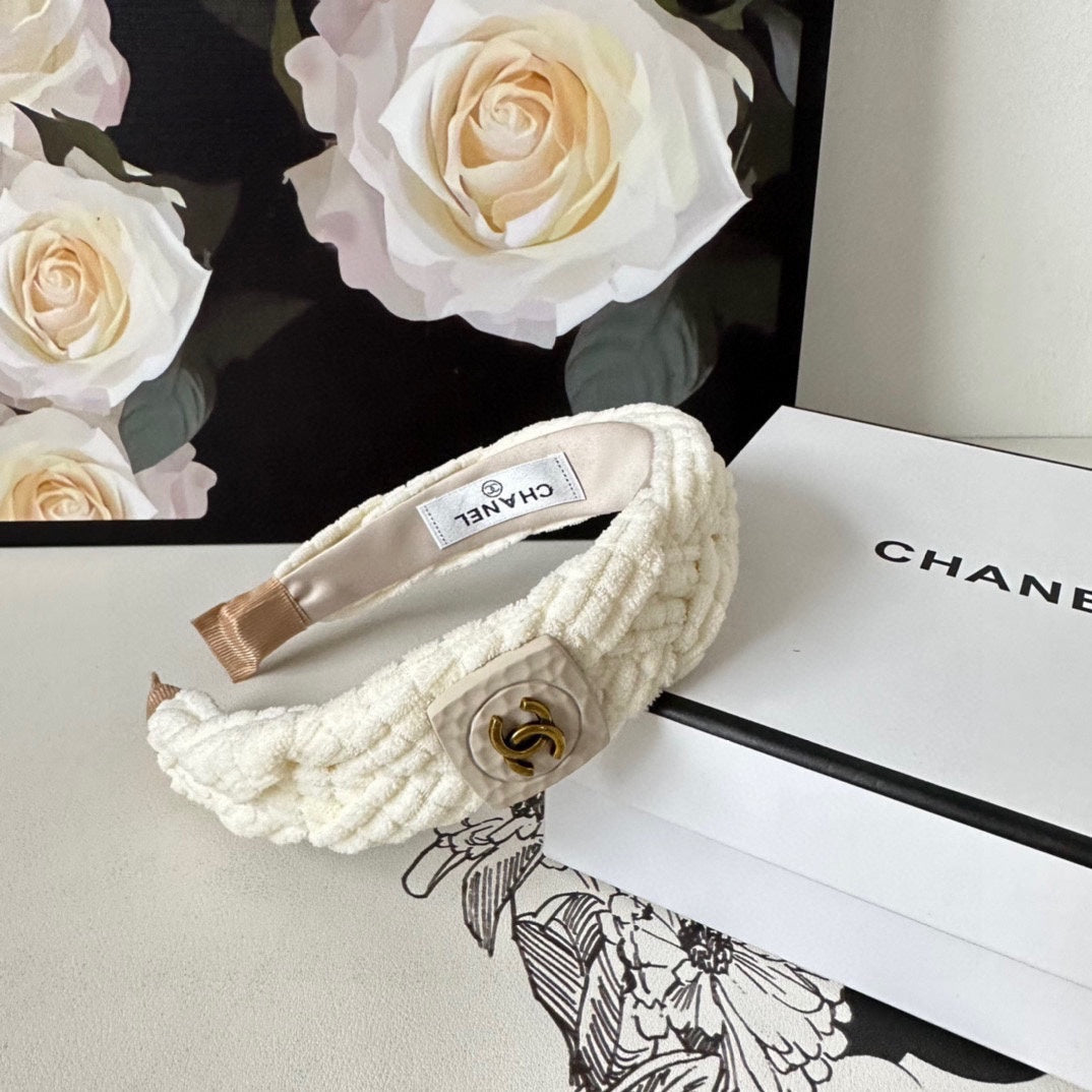 CHANEL WHITE WOOL HAIRBAND 412461