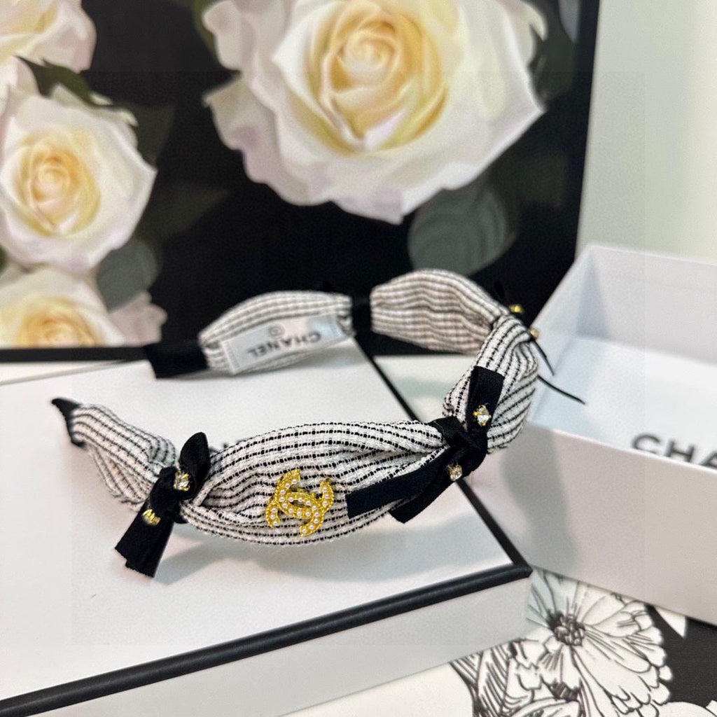 CHANEL WHITE MIX BLACK FABRIC HAIRBAND 412462
