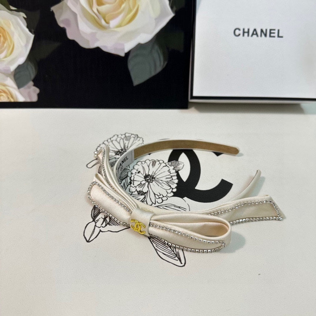 CHANEL WHITE FABRIC WITH CRYSTAL HAIRBAND 412464