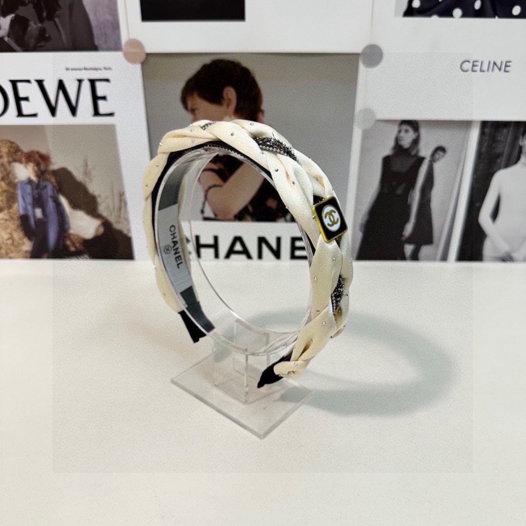 CHANEL WHITE FABRIC HAIRBAND WITH CRYSTAL 412474