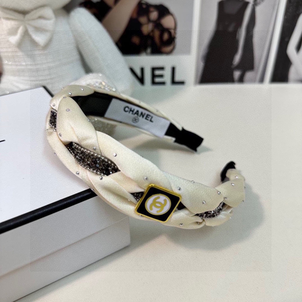 CHANEL WHITE FABRIC HAIRBAND WITH CRYSTAL 412474