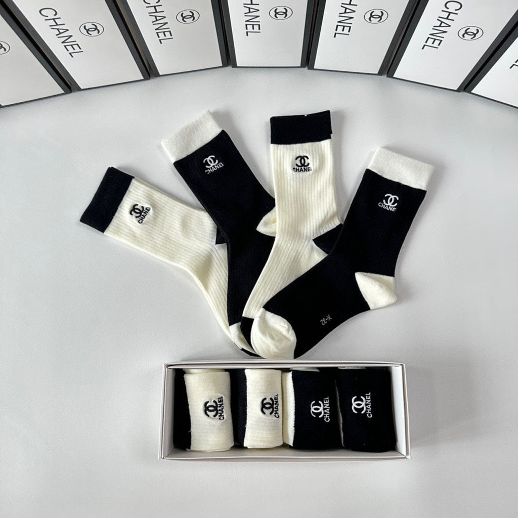 CHANEL CREW SOCKS 425650 ( 1 BOX )