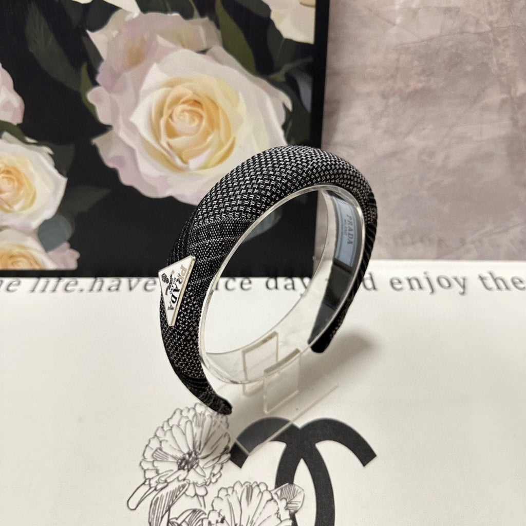 PRADA THICK HEADBAND IN BLACK MIX WHITE KNITTED FABRIC 432808