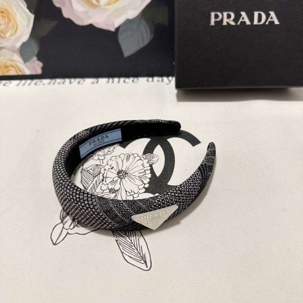 PRADA THICK HEADBAND IN BLACK MIX WHITE KNITTED FABRIC 432808