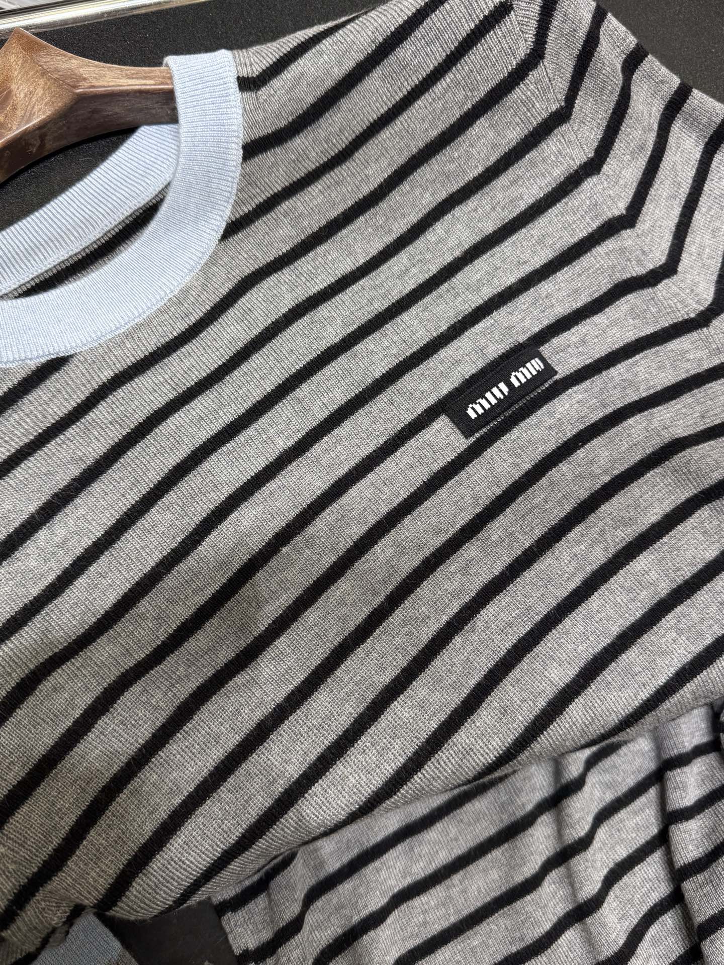 MIUMIU KNITTED T-SHIRT STYLE 760