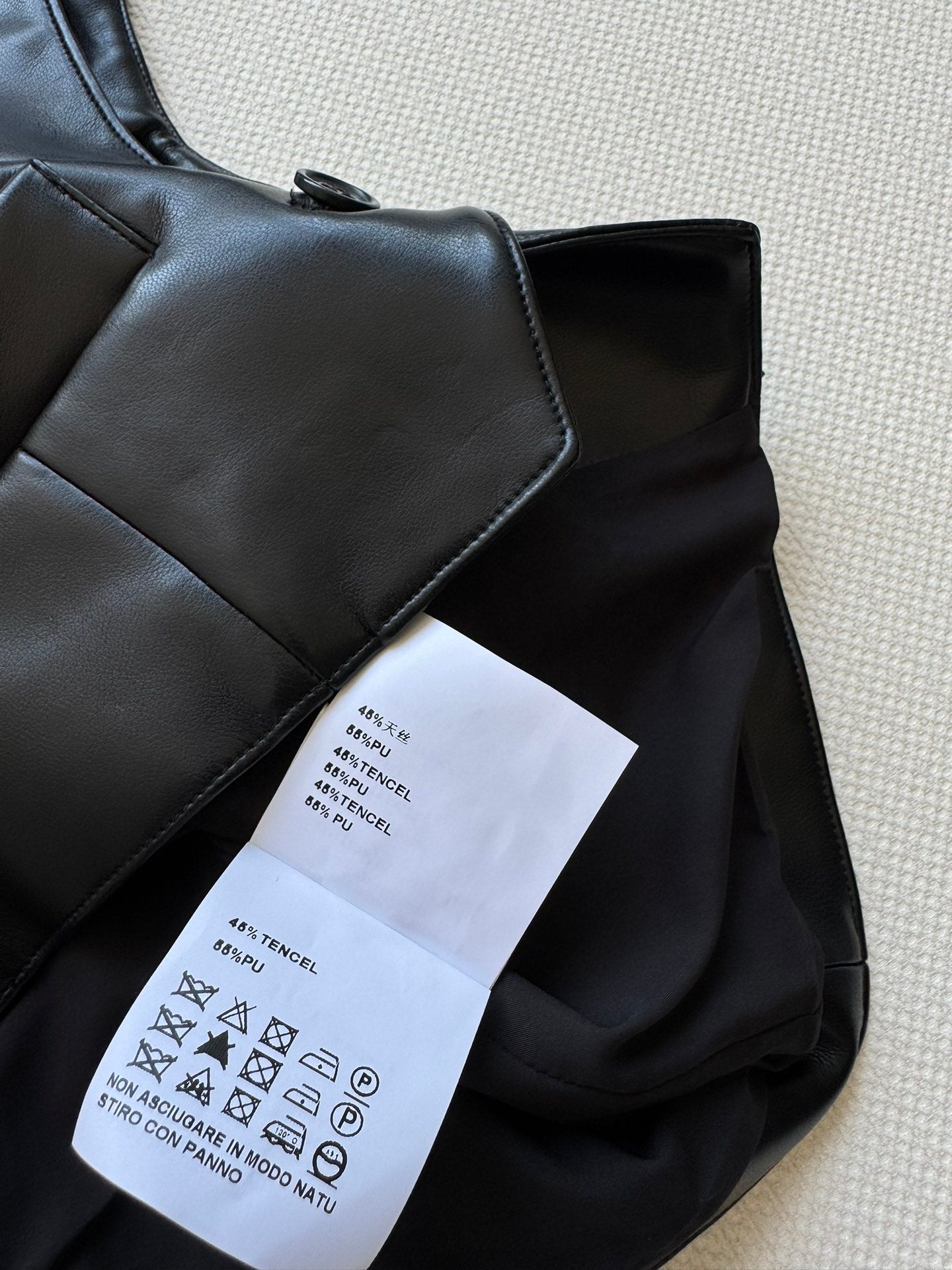 MIUMIU LEATHER VEST STYLE 728