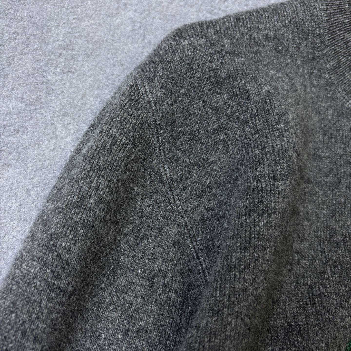 PRADA 25S KNITTED SWEATER 214