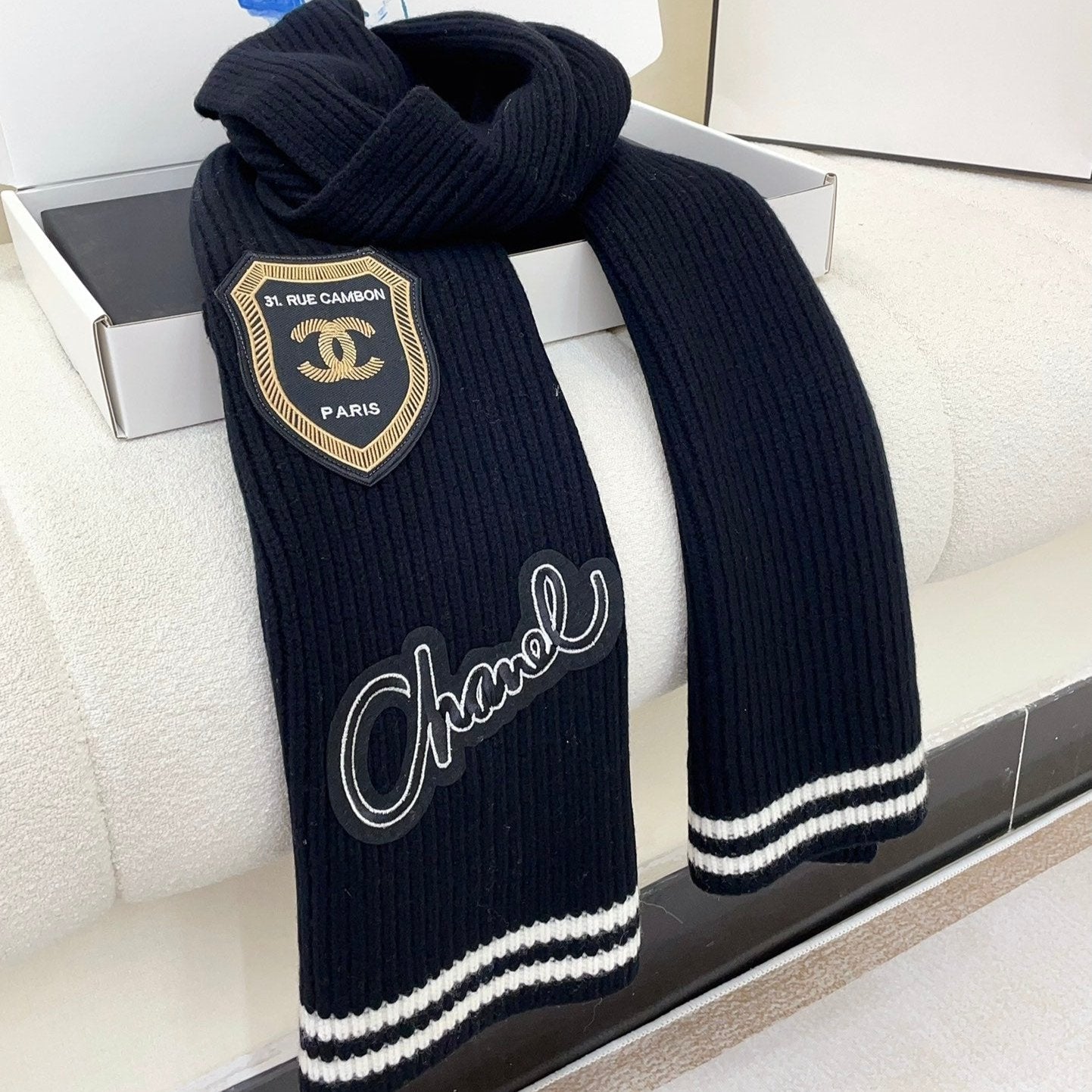 CHANEL SCARF 180 CM IN BLACK PURE CASHMERE WITH STICKER 389998