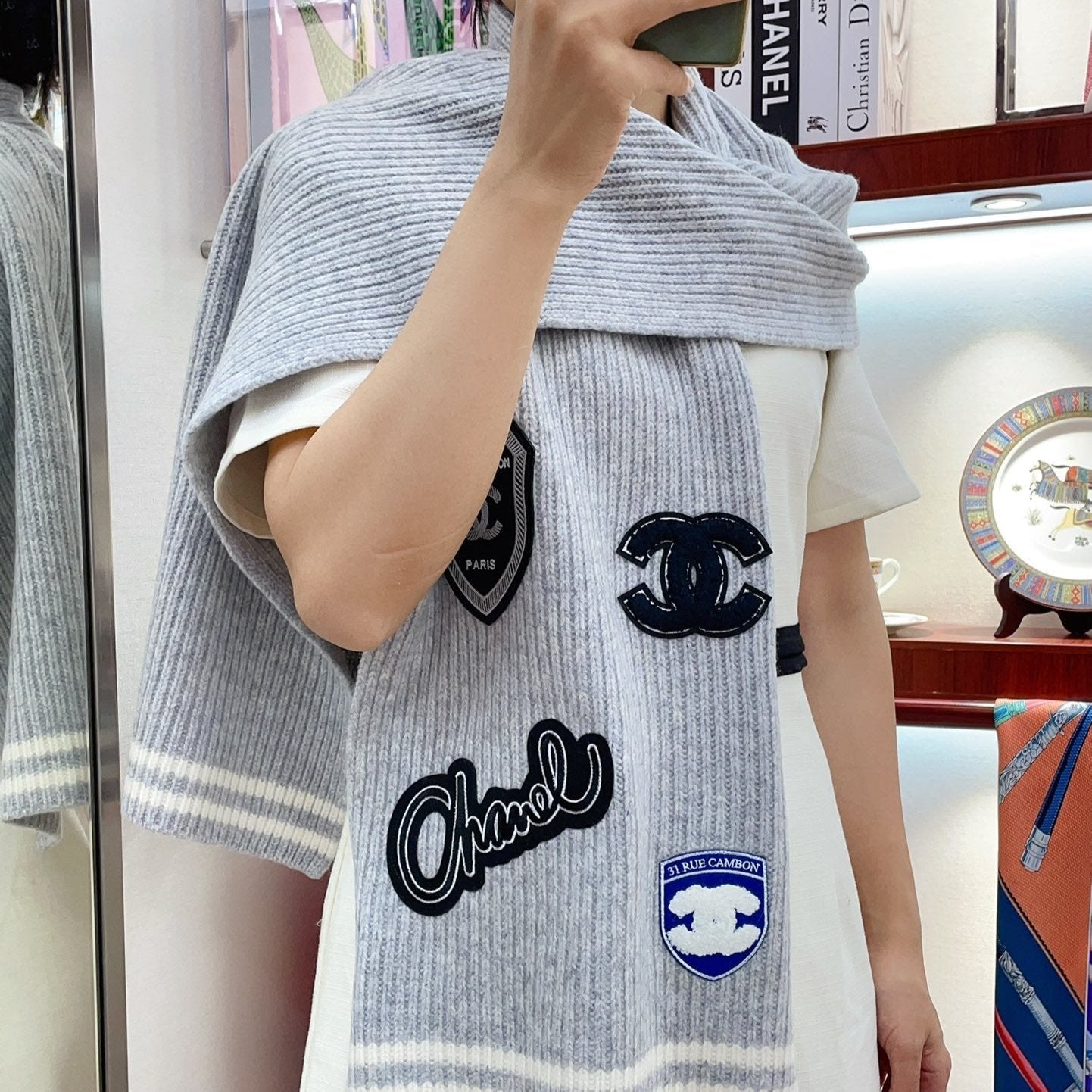CHANEL SCARF 180 CM IN CLOUD GRAY PURE CASHMERE WITH STICKER 389999
