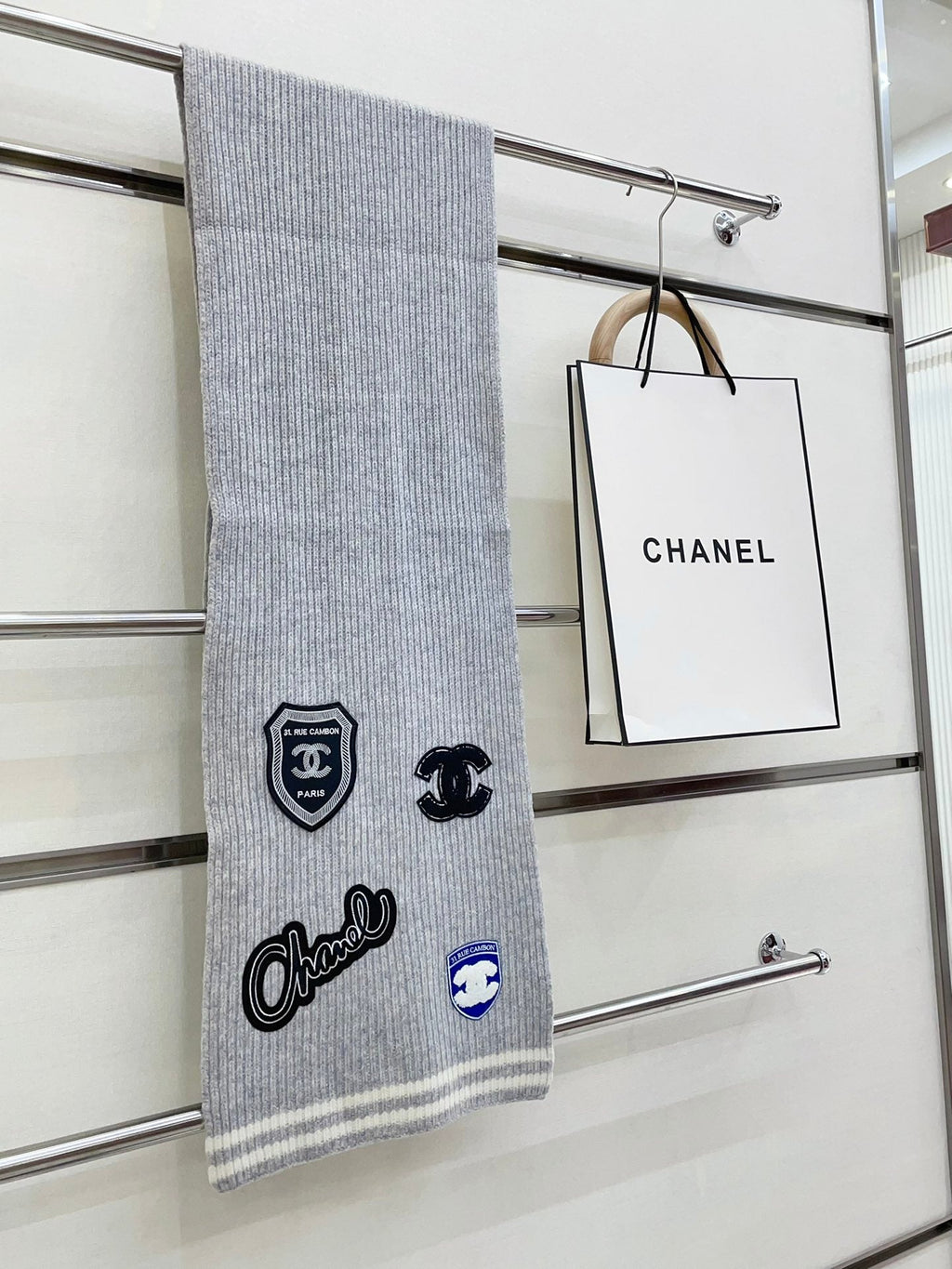 CHANEL SCARF 180 CM IN CLOUD GRAY PURE CASHMERE WITH STICKER 389999