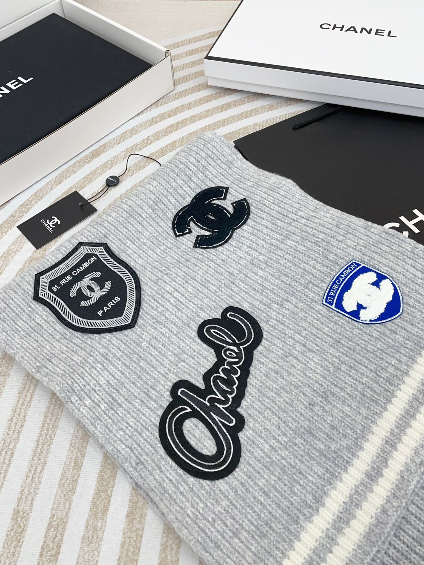 CHANEL SCARF 180 CM IN CLOUD GRAY PURE CASHMERE WITH STICKER 389999