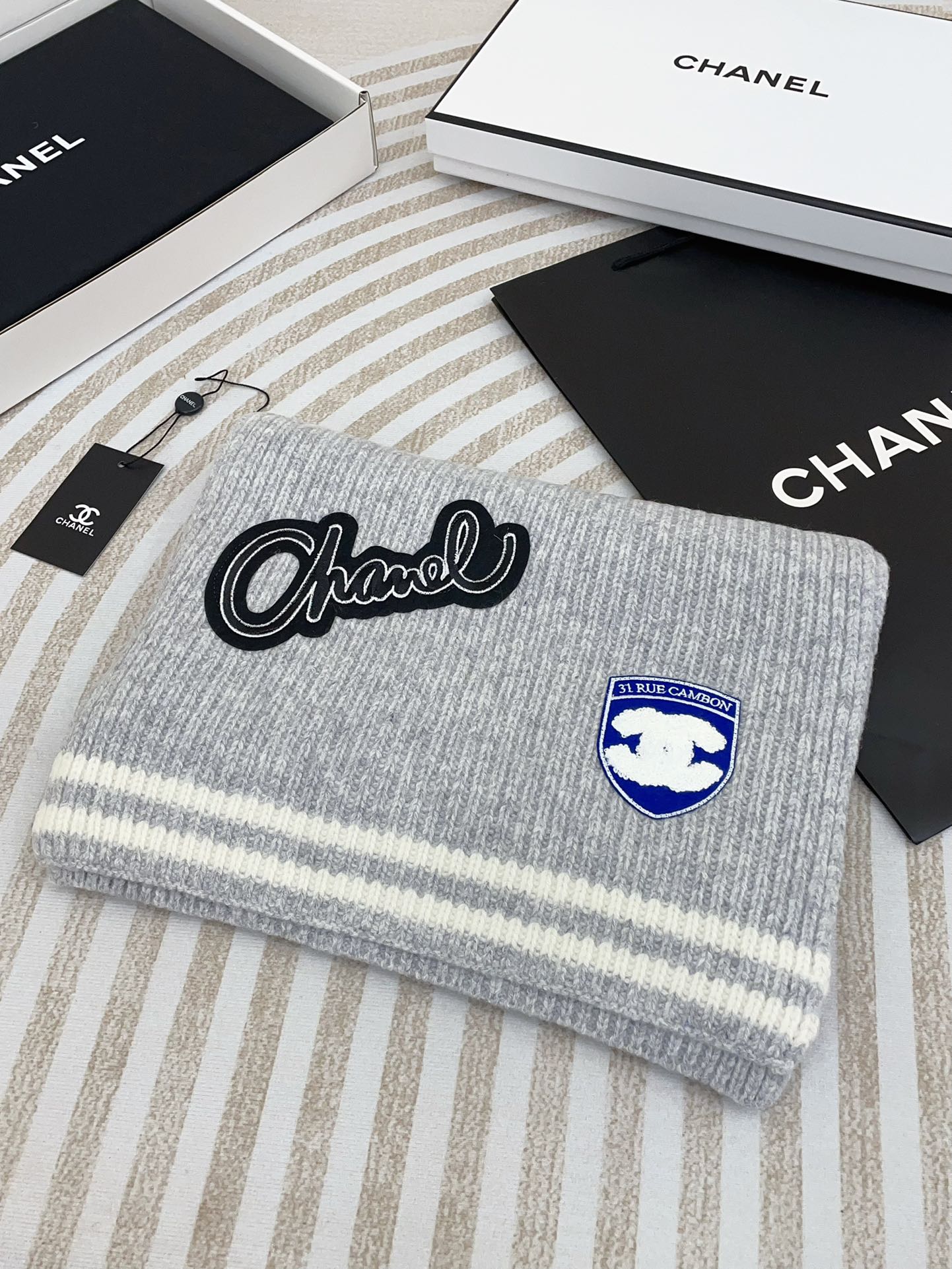 CHANEL SCARF 180 CM IN CLOUD GRAY PURE CASHMERE WITH STICKER 389999