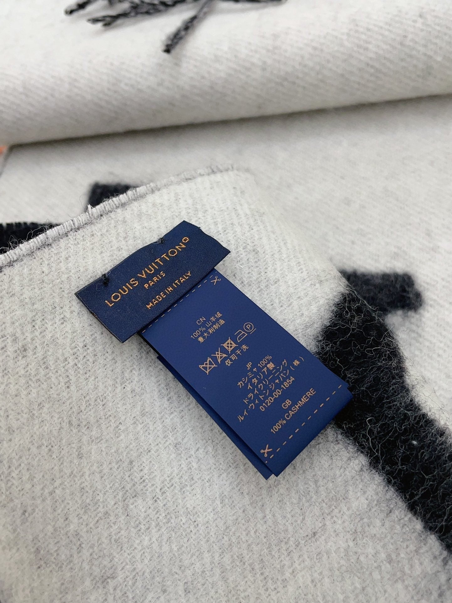 LOUIS VUITTON SMASH SCARF 210 CM IN BLACK WOOL 390965