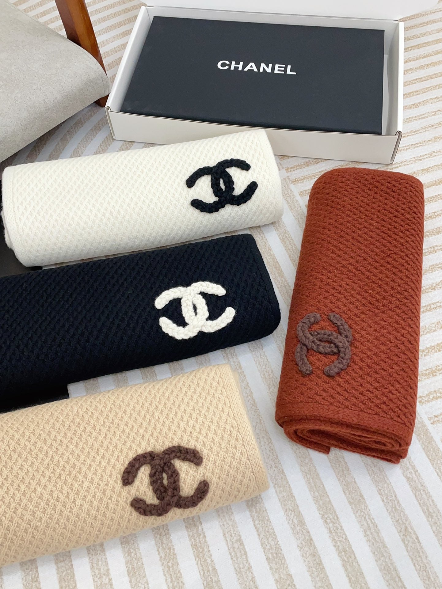 CHANEL SCARF 190 CM IN BLACK CASHMERE 393184