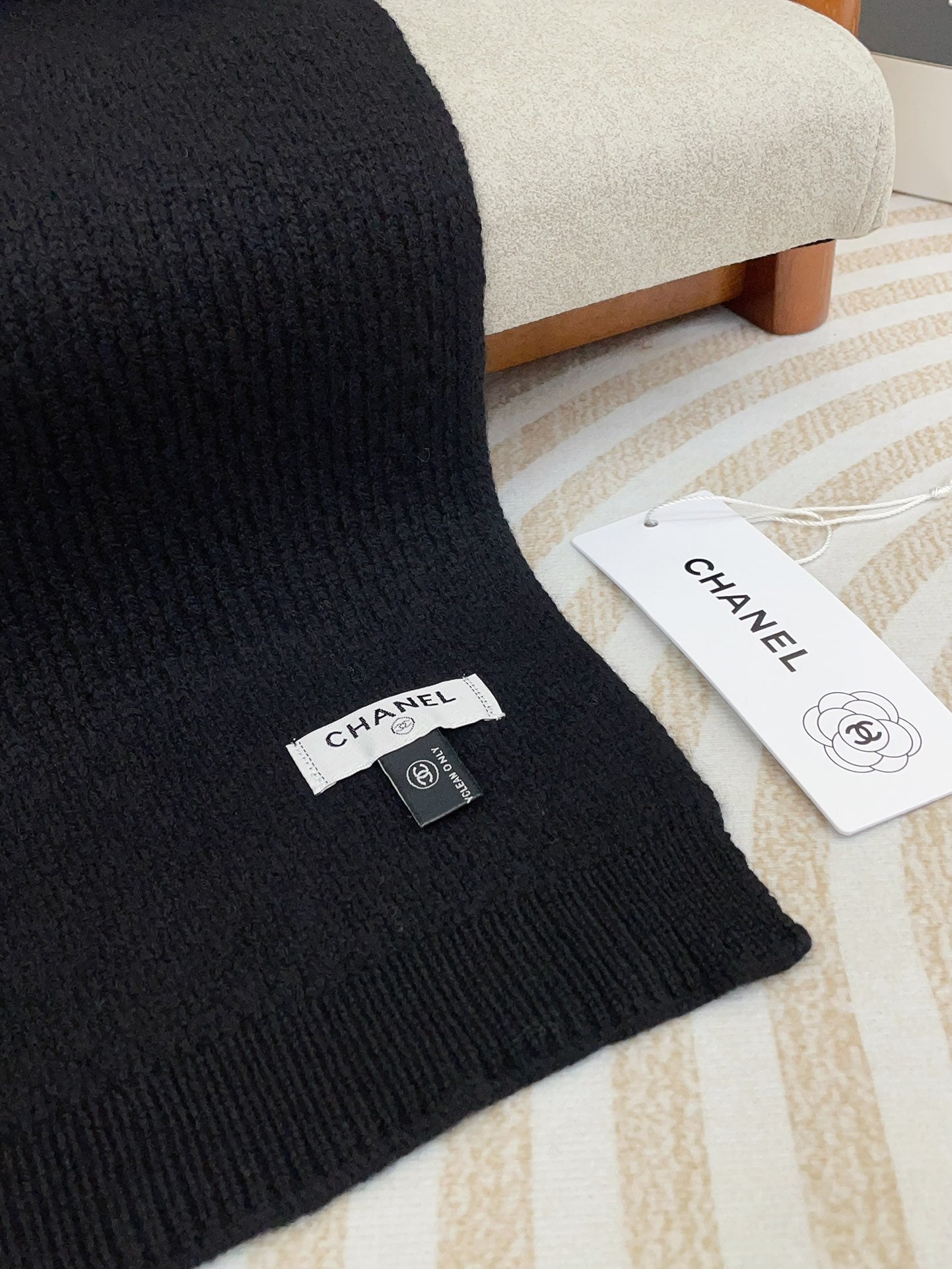 CHANEL SCARF 190 CM IN BLACK CASHMERE 393184