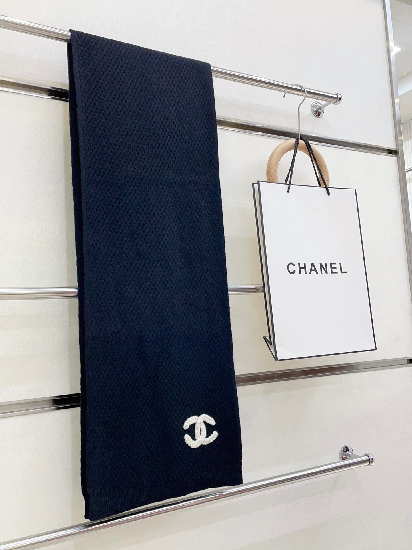 CHANEL SCARF 190 CM IN BLACK CASHMERE 393184
