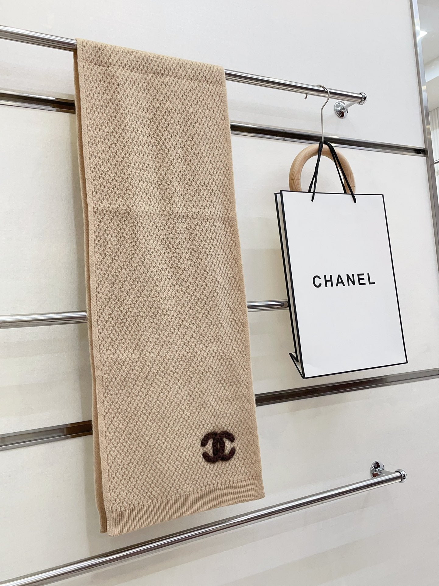 CHANEL SCARF 190 CM IN DESERT BROWN CASHMERE 393185