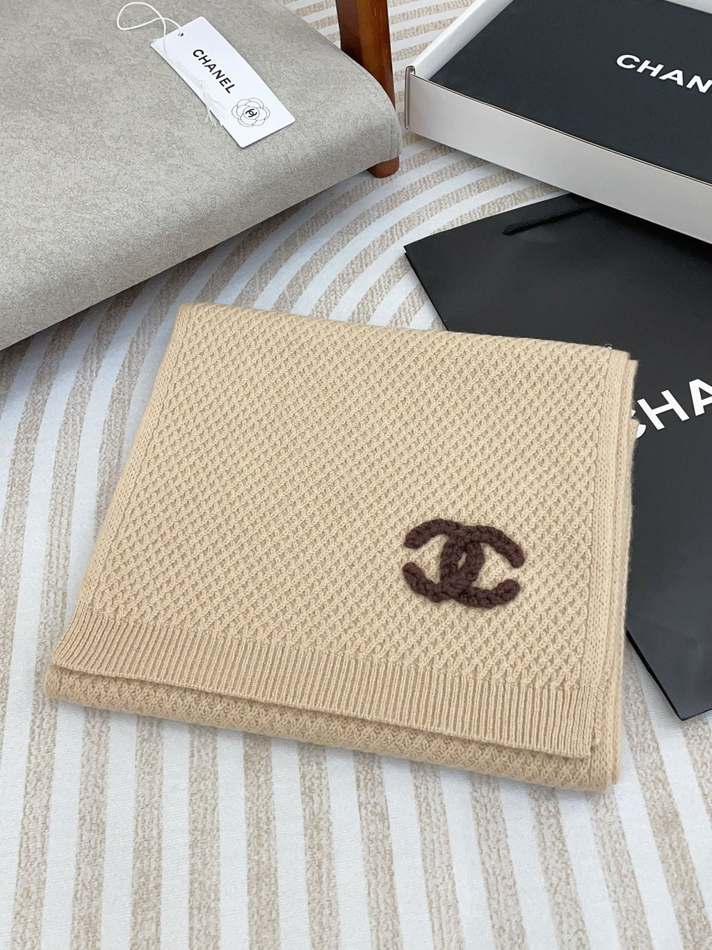 CHANEL SCARF 190 CM IN DESERT BROWN CASHMERE 393185