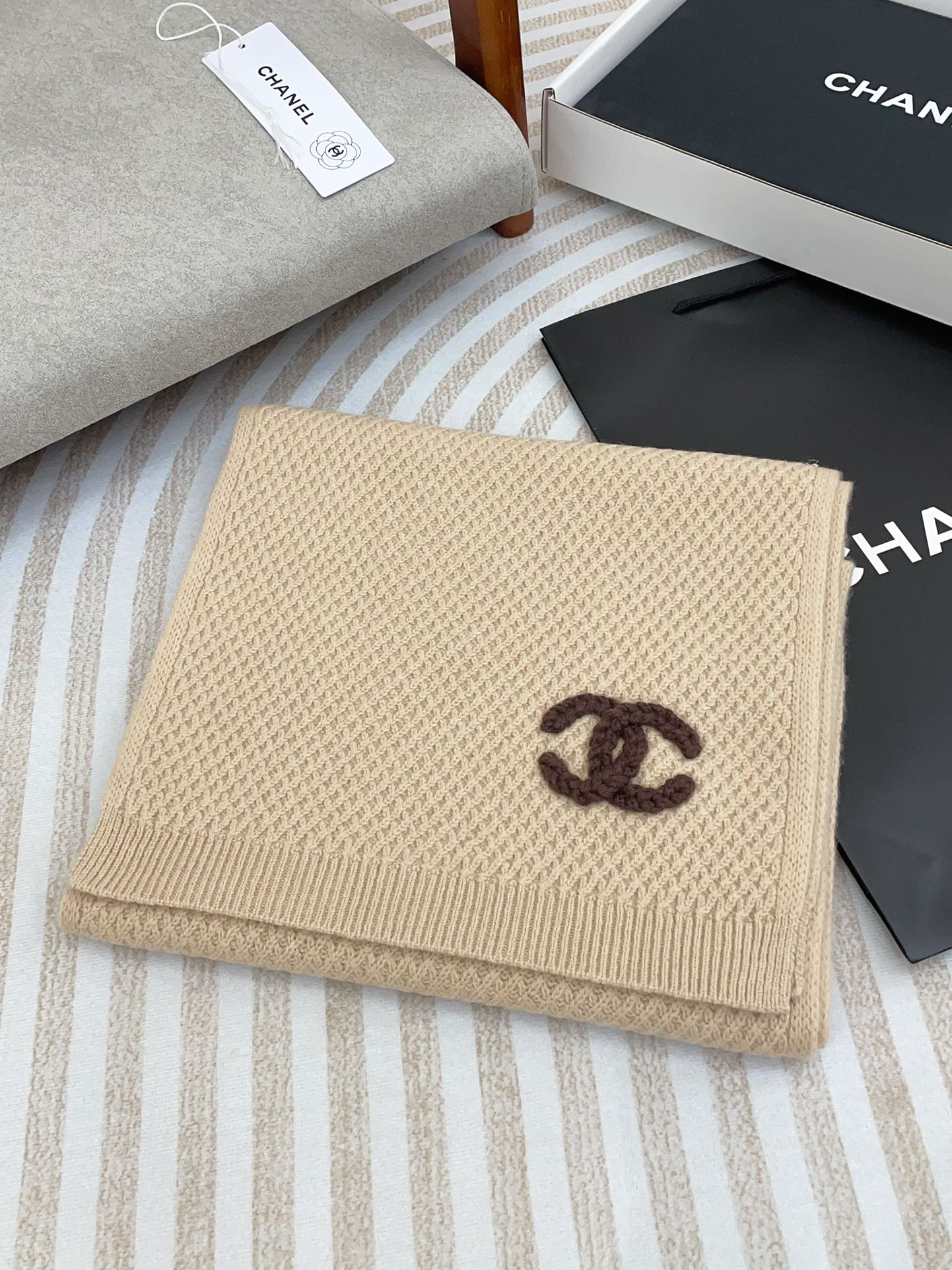 CHANEL SCARF 190 CM IN DESERT BROWN CASHMERE 393185