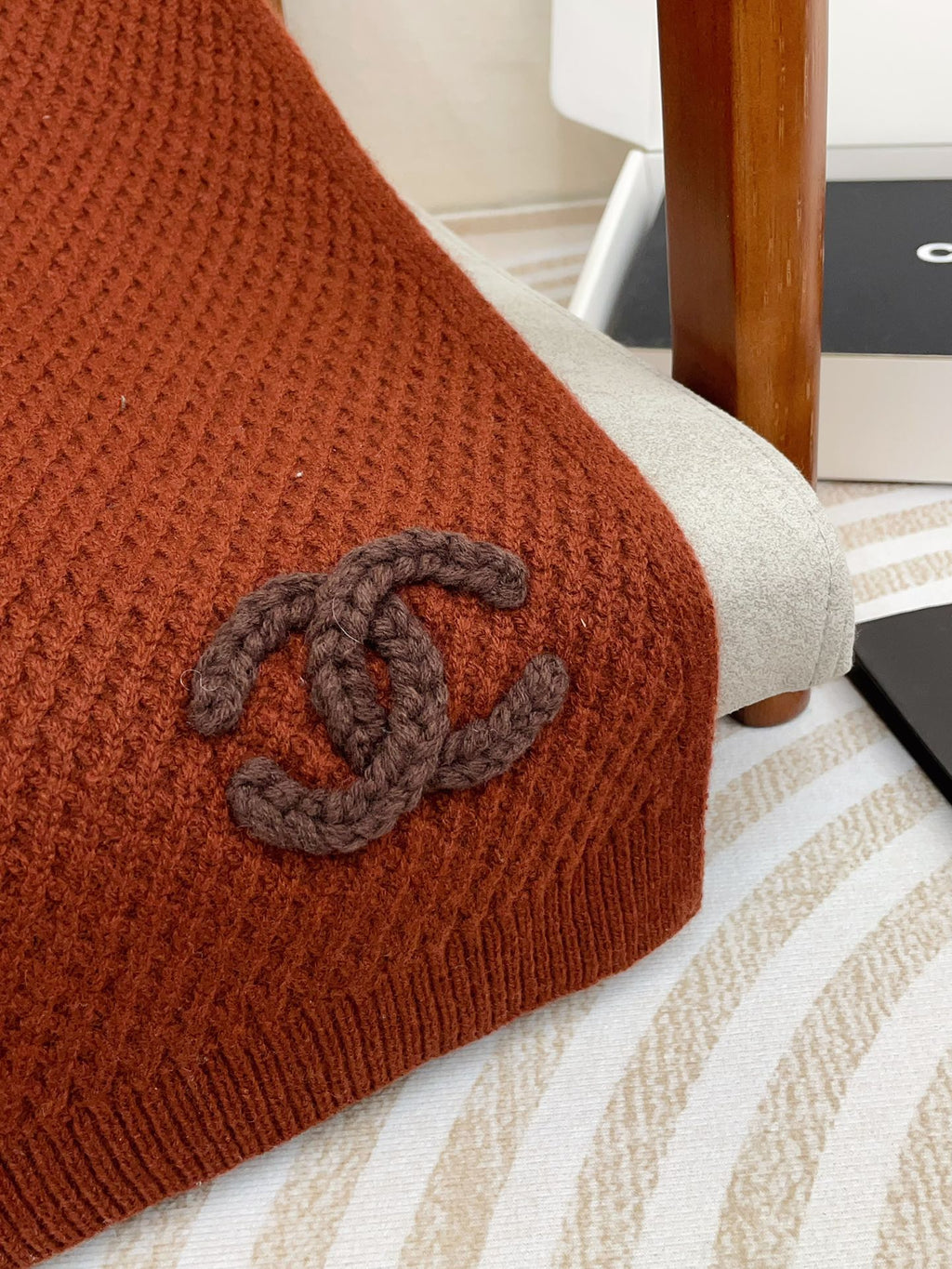 CHANEL SCARF 190 CM IN RED BROWN CASHMERE 393186