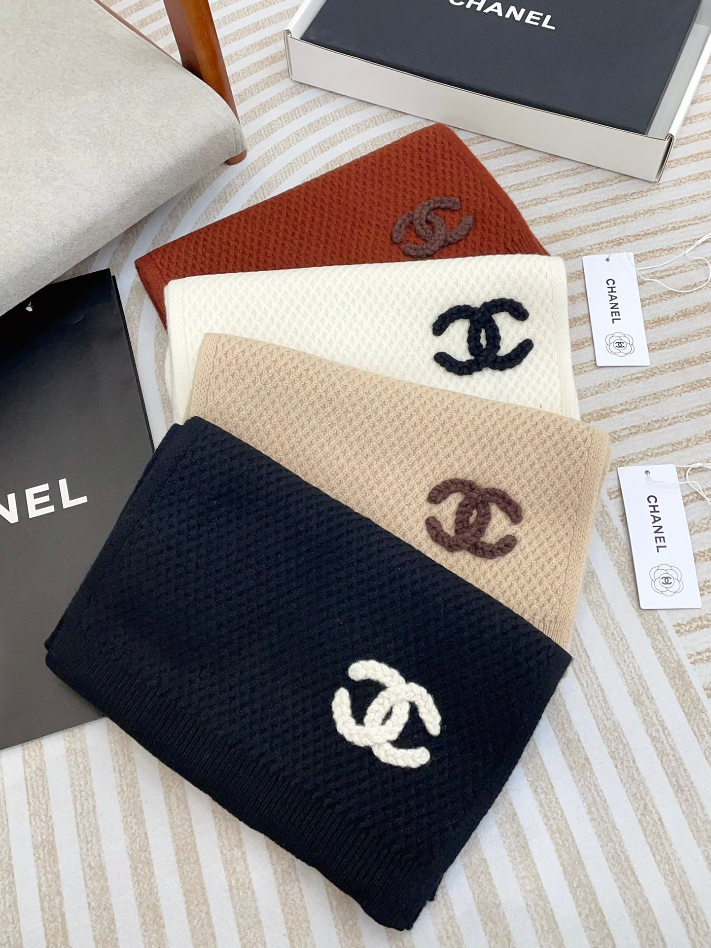 CHANEL SCARF 190 CM IN RED BROWN CASHMERE 393186