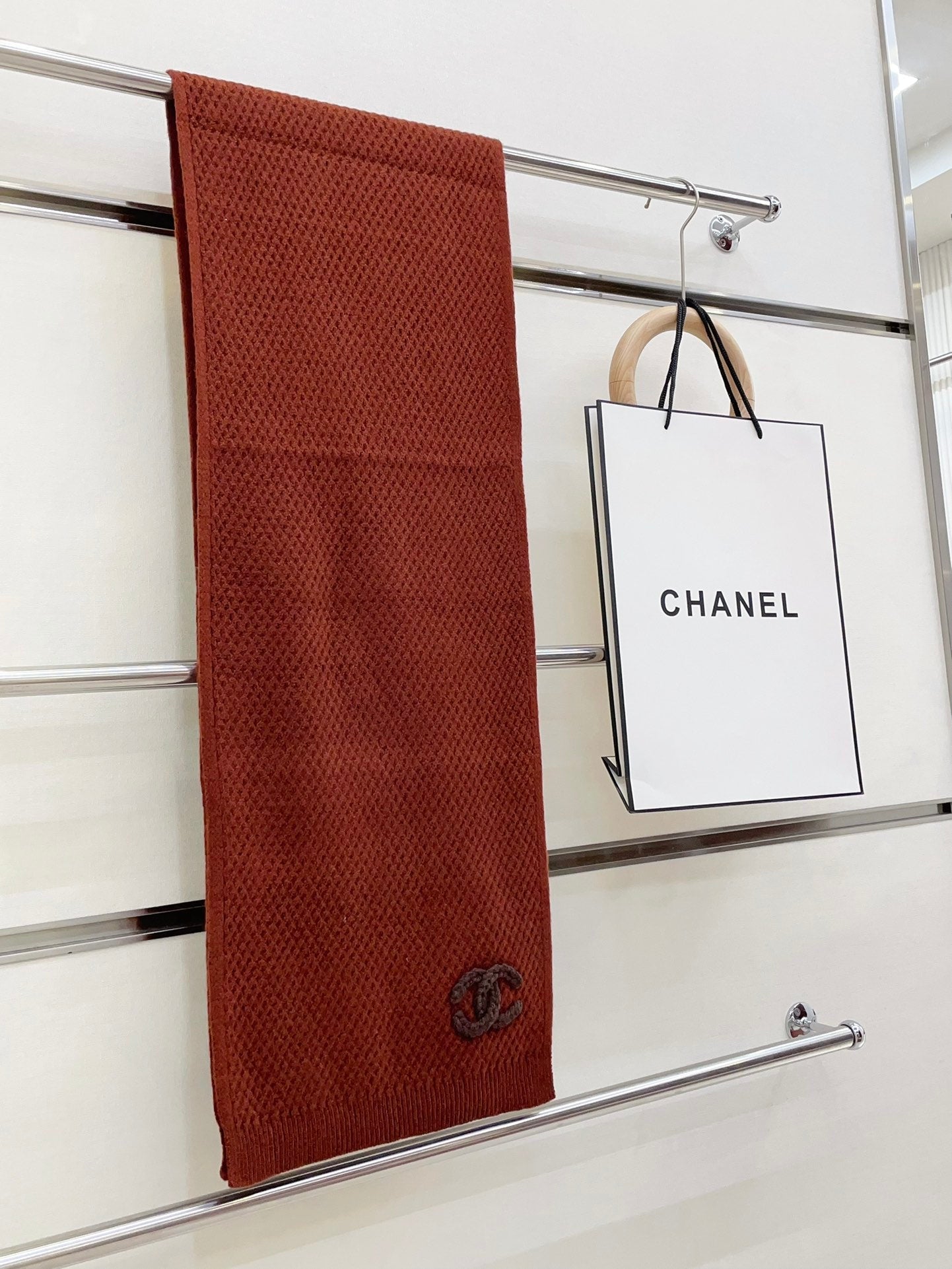 CHANEL SCARF 190 CM IN RED BROWN CASHMERE 393186