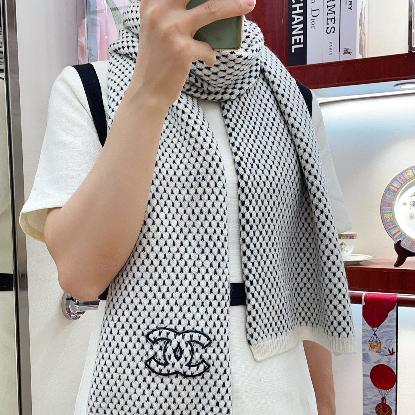 CHANEL SCARF 180 CM IN WHITE MIX BLACK CASHMERE 394592