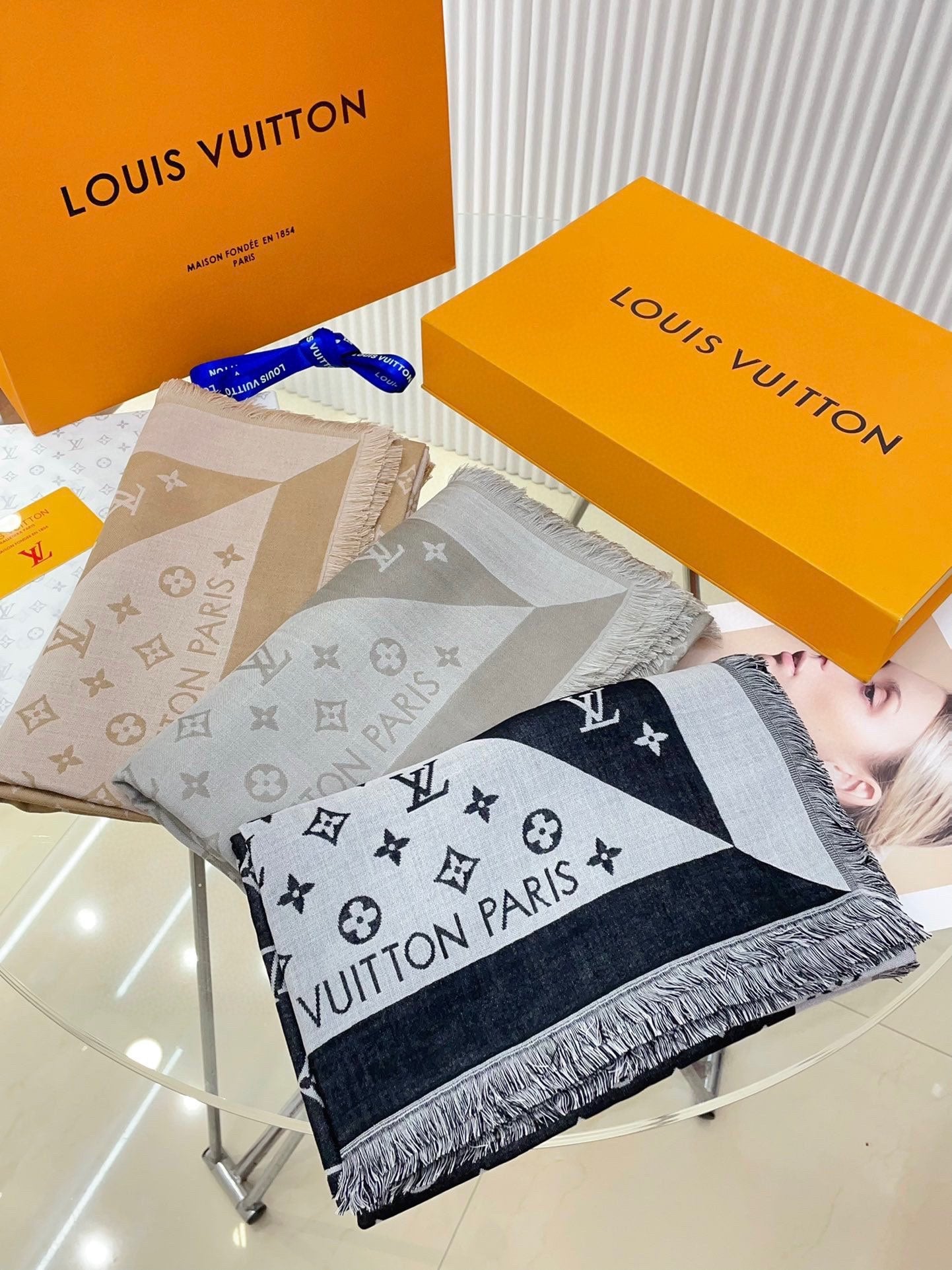 LOUIS VUITTON DUOGRAM SCARF 140 CM IN PINK BEIGE SILK 396238