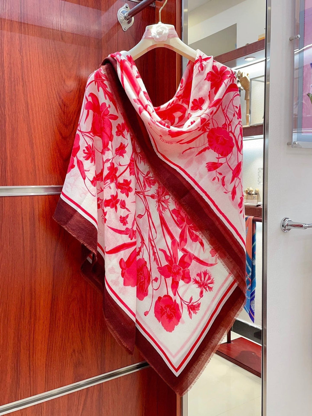 GUCCI SQUARE SCARF 140 CM IN ROSE RED CASHMERE 398256