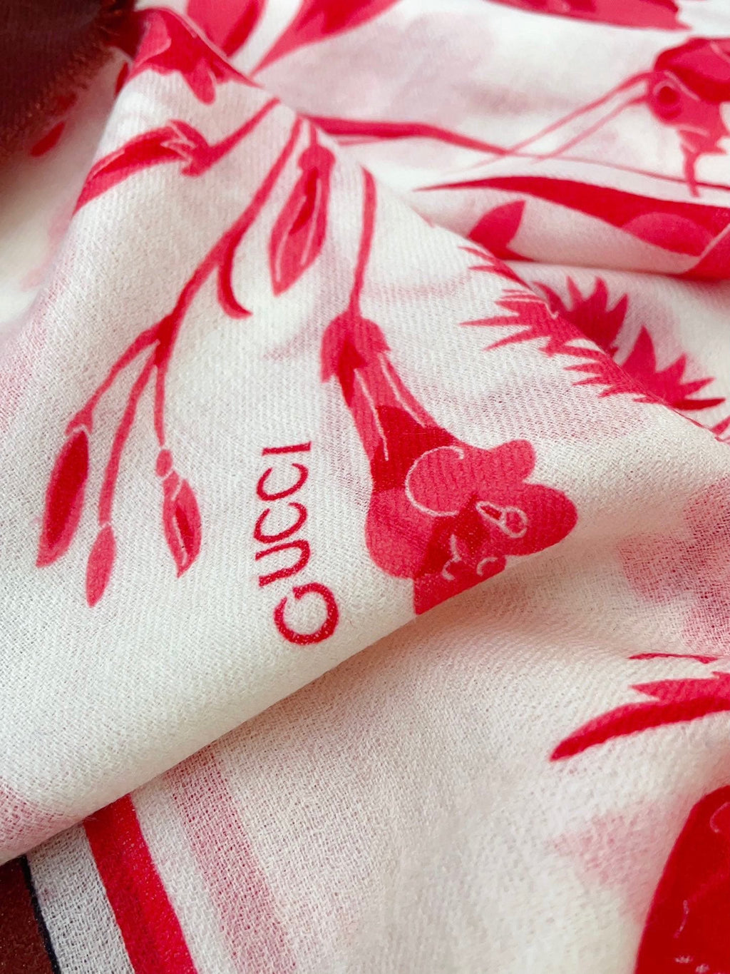 GUCCI SQUARE SCARF 140 CM IN ROSE RED CASHMERE 398256