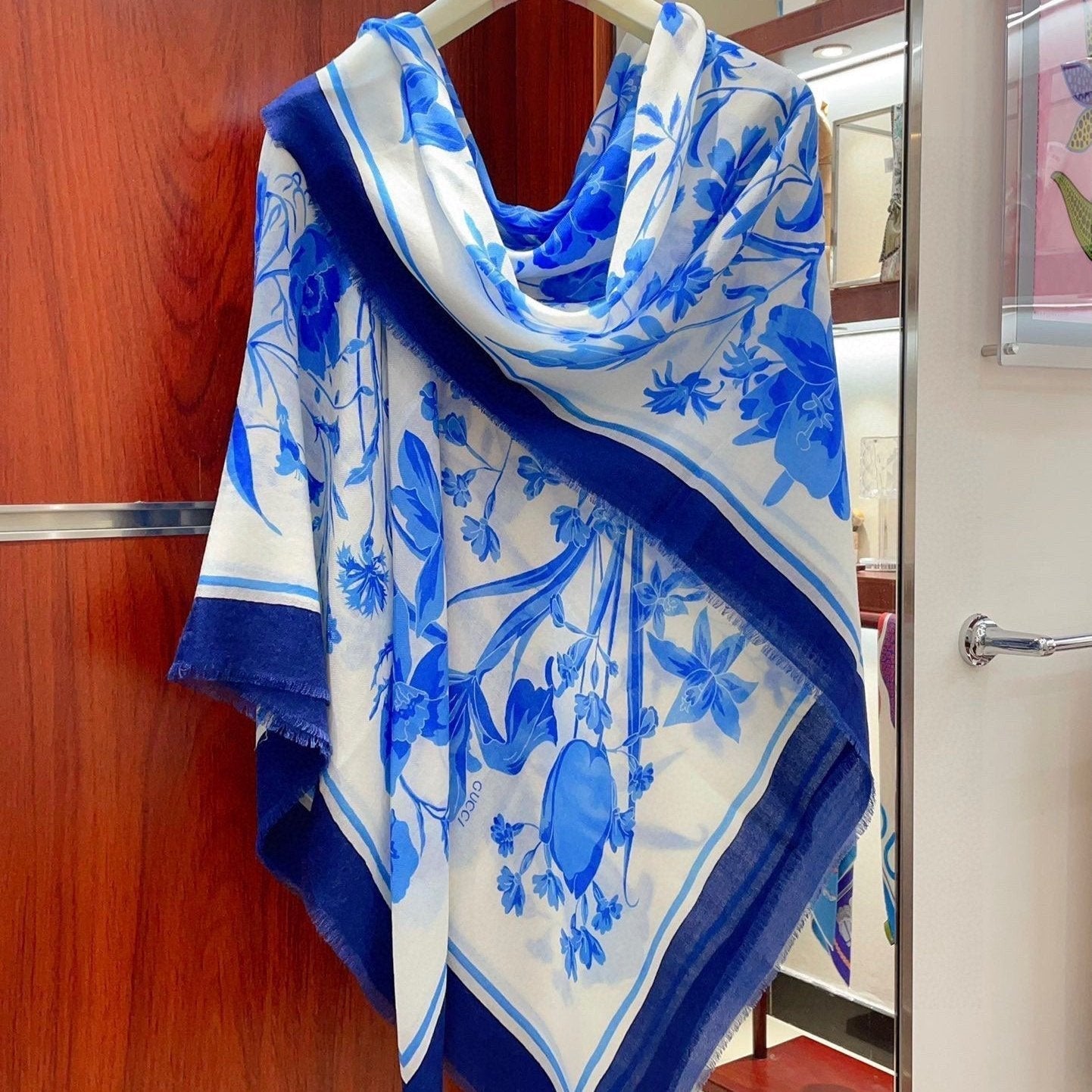 GUCCI SQUARE SCARF 140 CM IN MAYA BLUE CASHMERE 398257