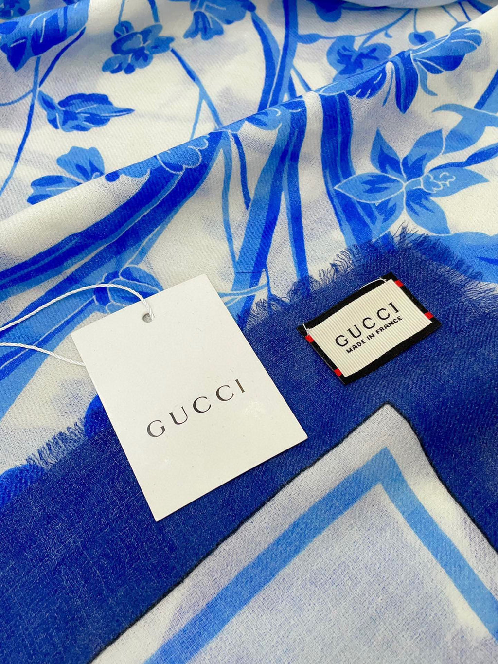 GUCCI SQUARE SCARF 140 CM IN MAYA BLUE CASHMERE 398257
