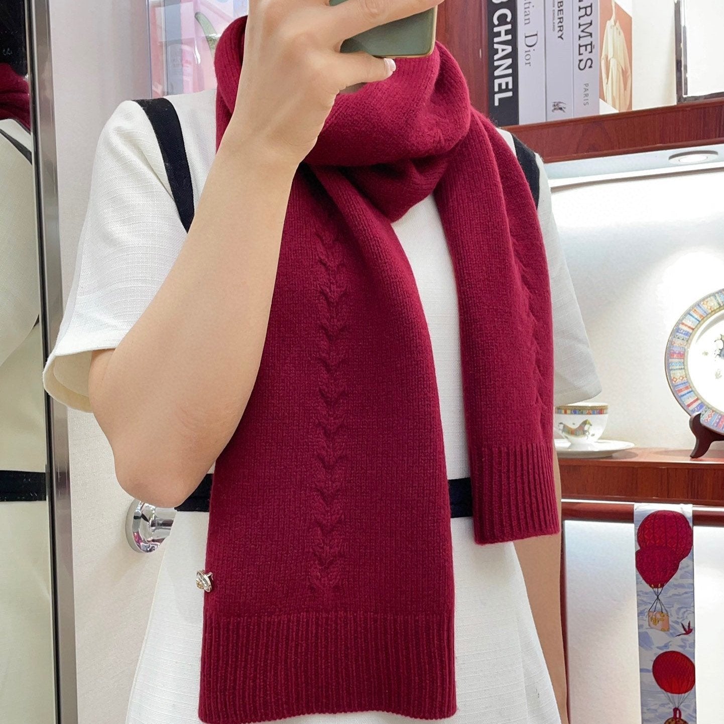CHANEL SCARF 180 CM IN RUBY RED CASHMERE 398266
