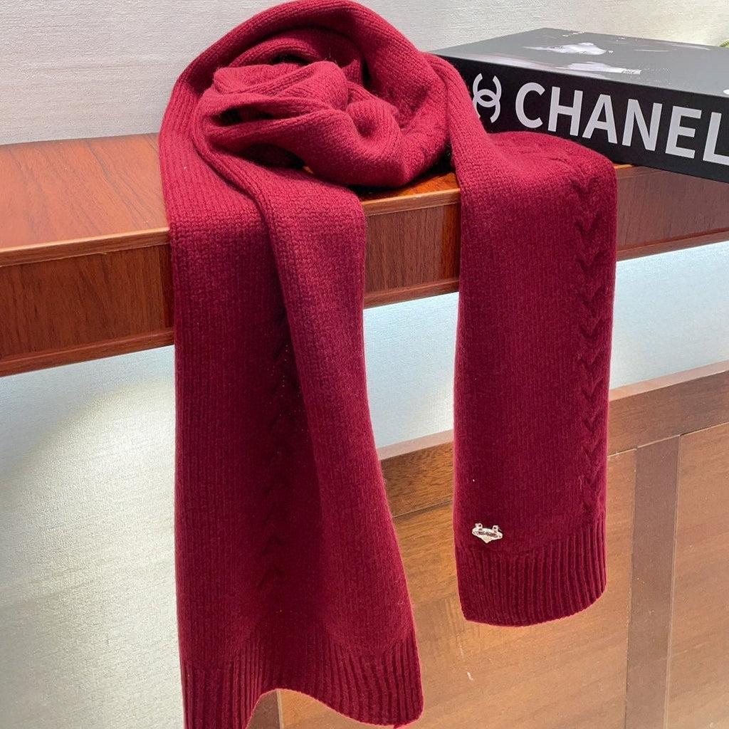 CHANEL SCARF 180 CM IN RUBY RED CASHMERE 398266
