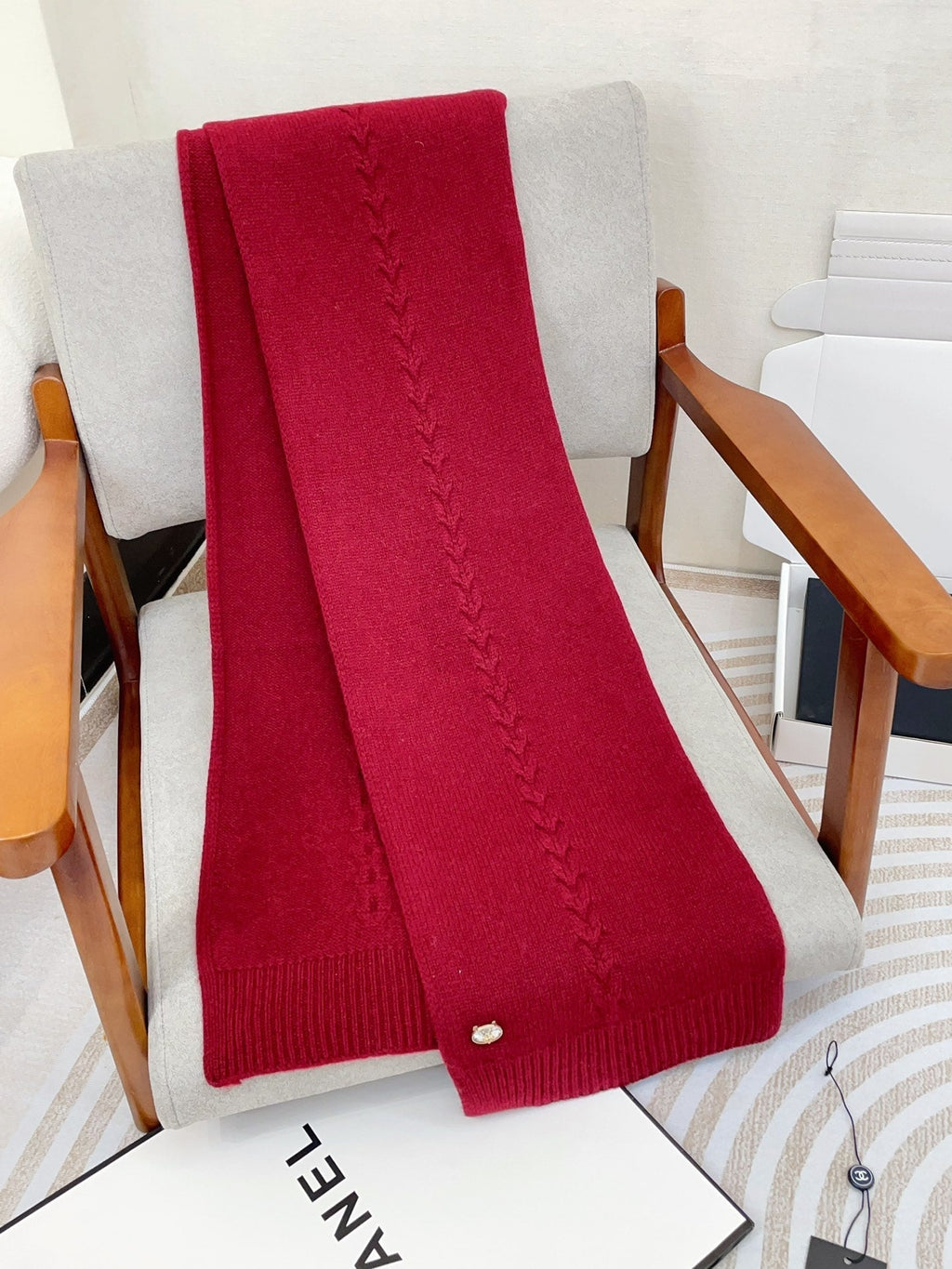 CHANEL SCARF 180 CM IN RUBY RED CASHMERE 398266