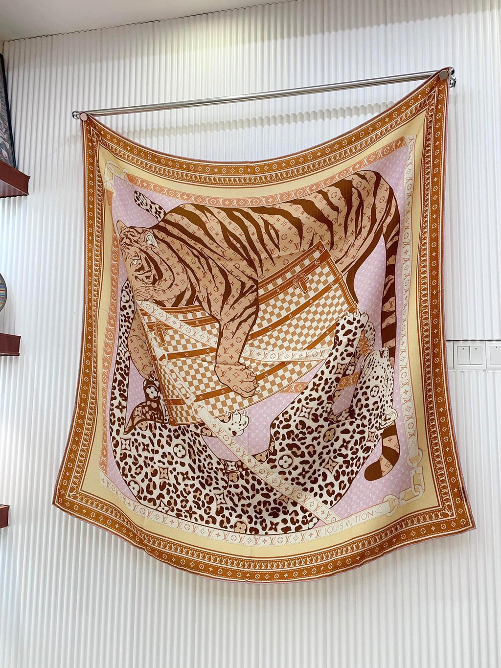 LOUIS VUITTON FELINE DUO 140 CM SQUARE SILK SCARF COLORFUL 398281
