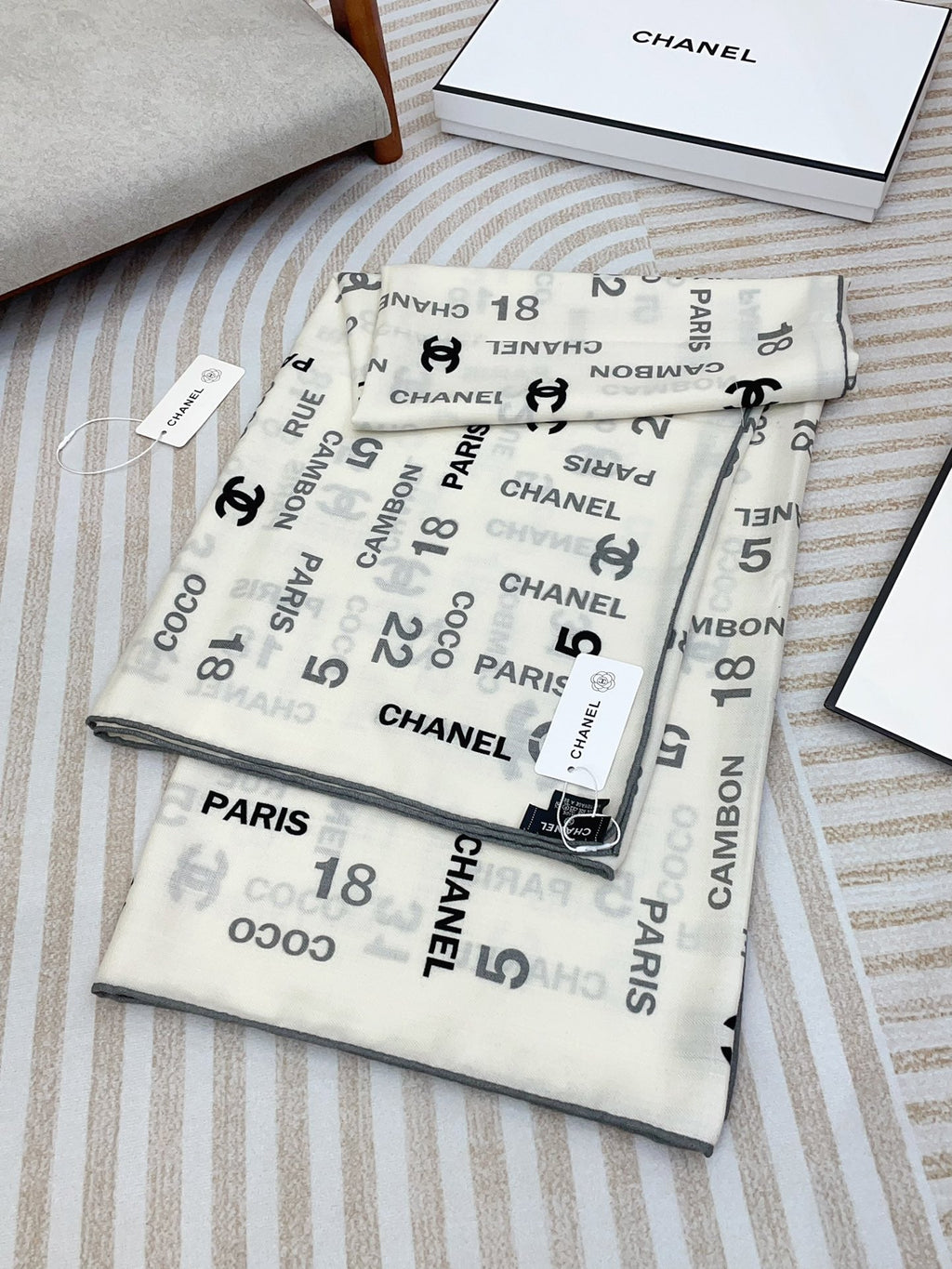 CHANEL SQUARE SCARF 140 CM IN WHITE MONOGRAM CASHMERE 401158