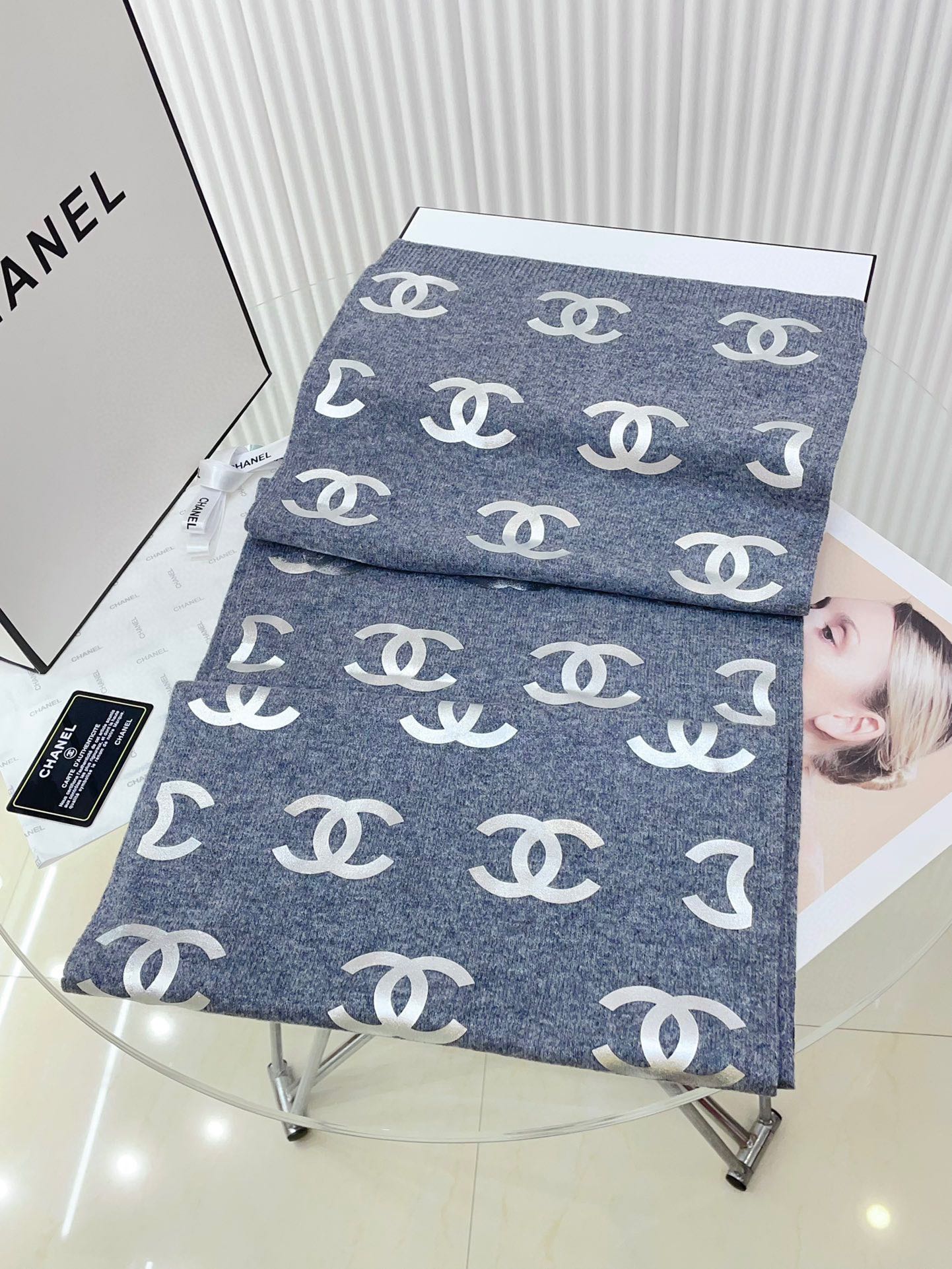 CHANEL SCARF 190 CM IN COOL GRAY CASHMERE WITH SILVER LOGO 401170