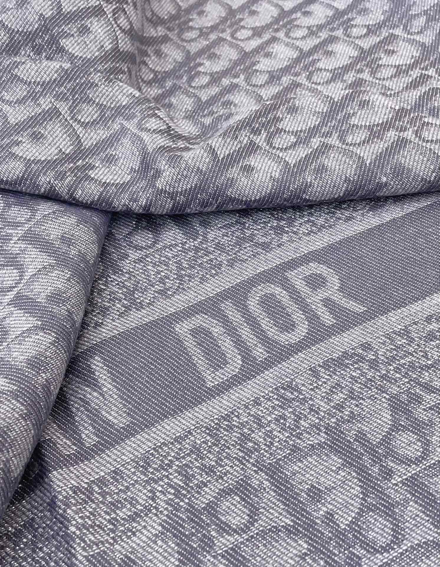 DIOR SQUARE SCARF 140 CM IN COOL GRAY WOOL AND SILK 408661