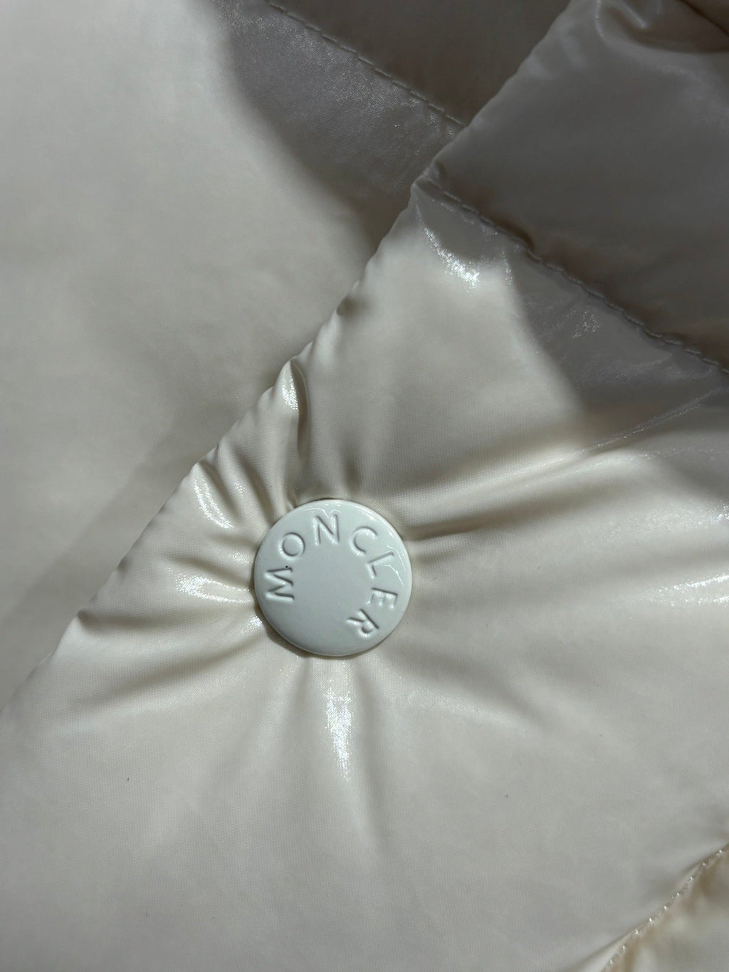MONCLER 25S DOWN JACKET 379