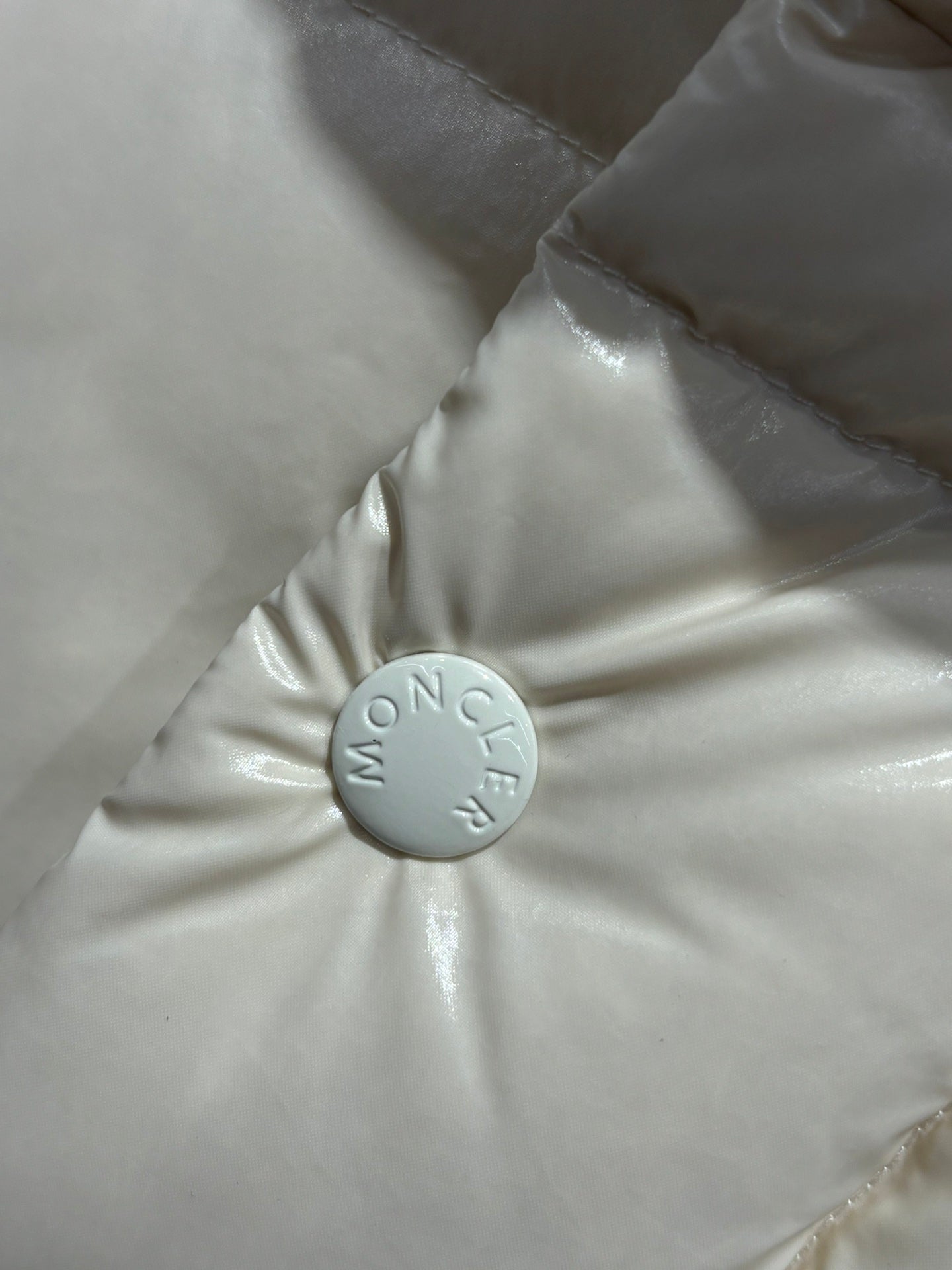 MONCLER 25S DOWN JACKET 379