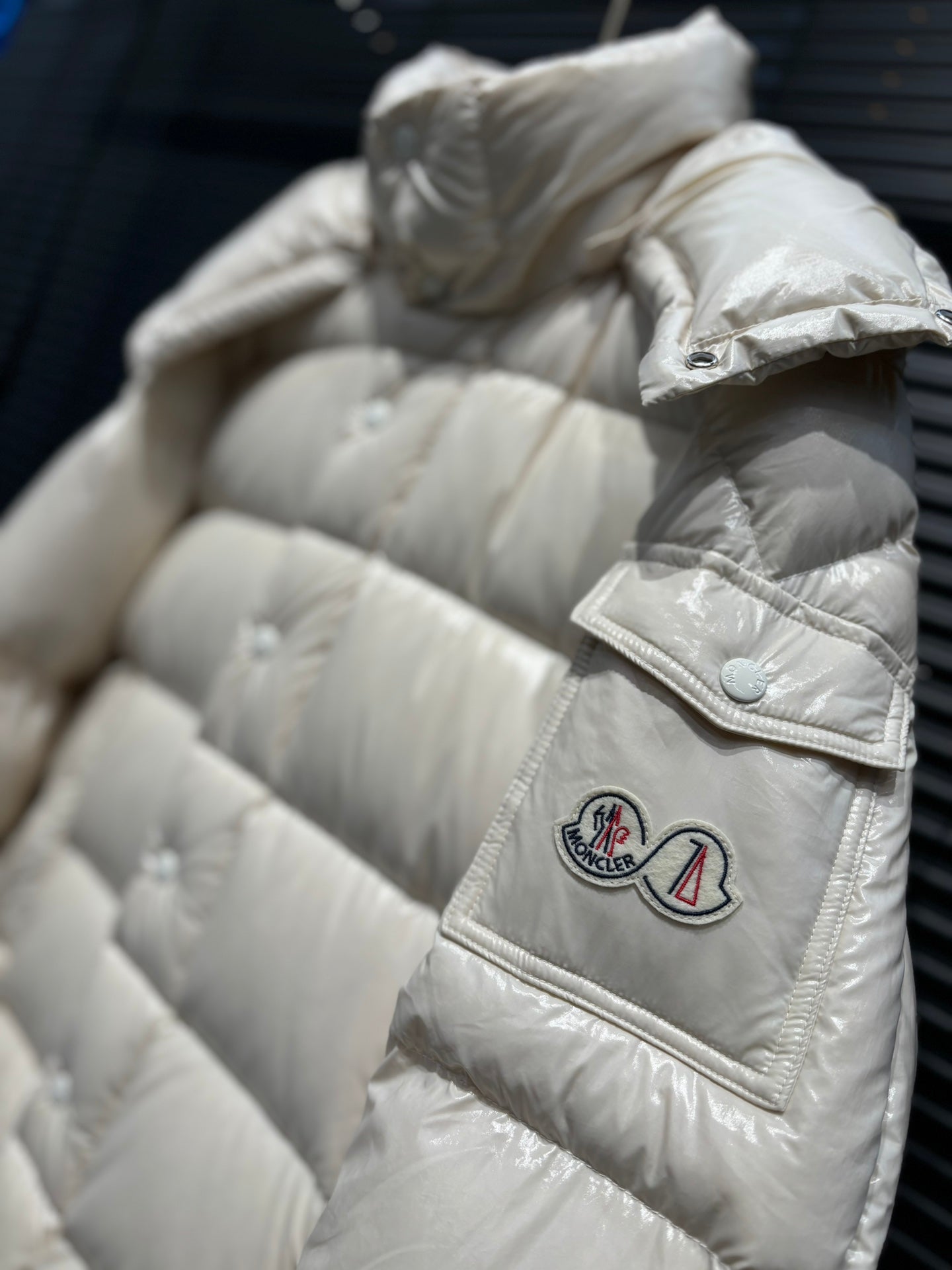 MONCLER 25S DOWN JACKET 379