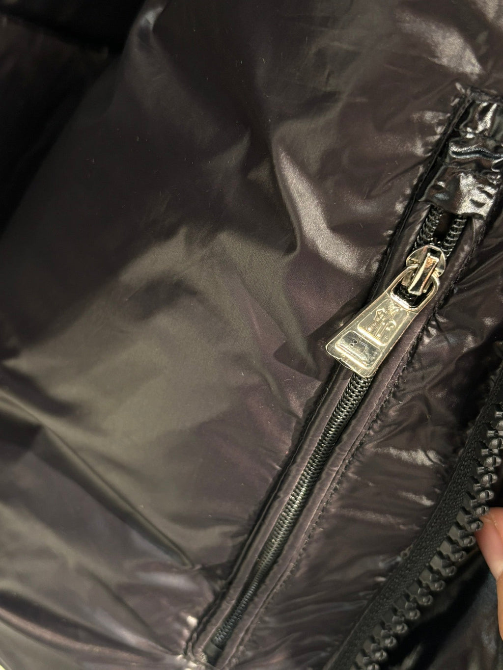 MONCLER 25S DOWN JACKET 377