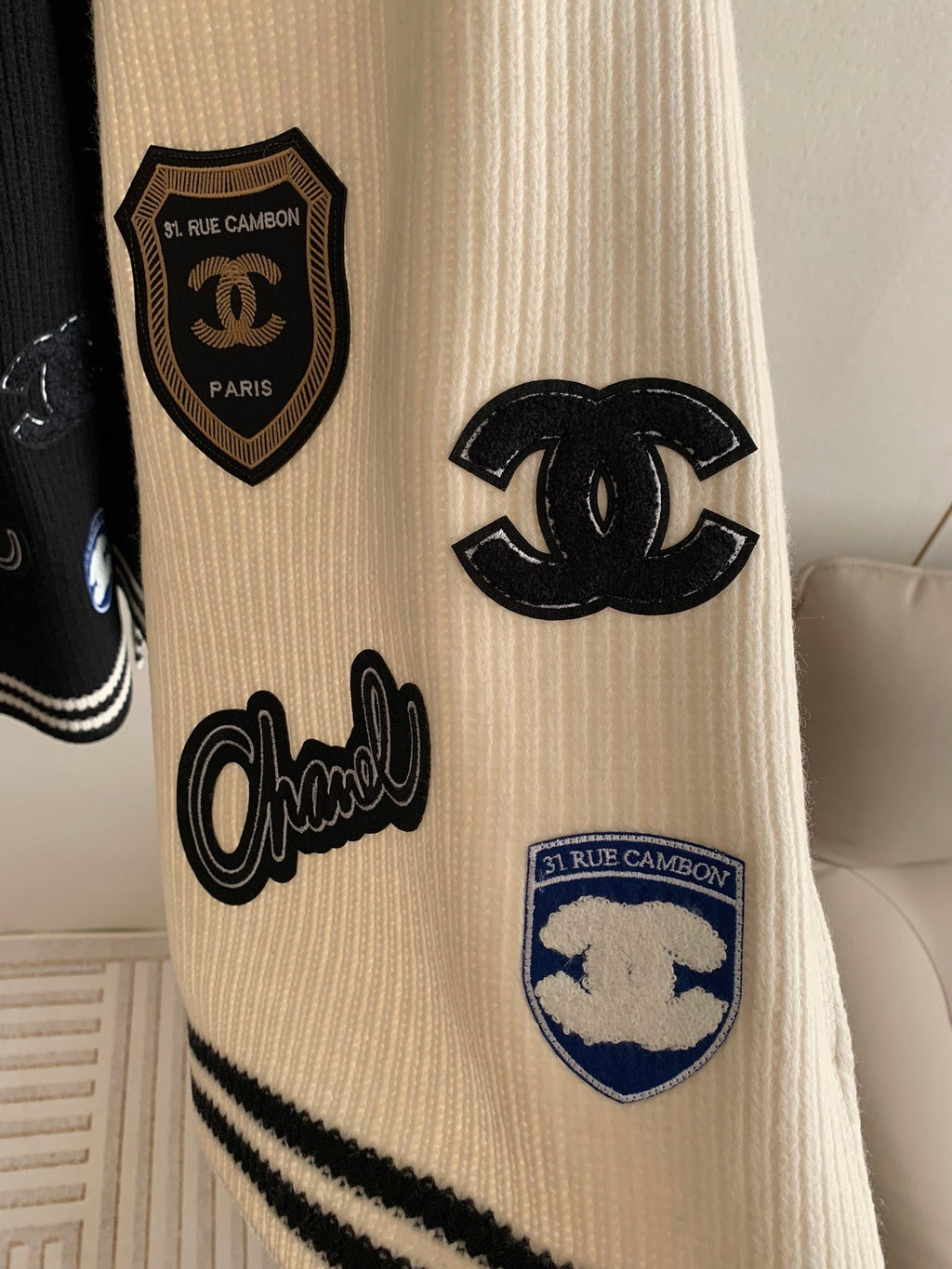 CHANEL SCARF 200 CM IN WHITE PURE CASHMERE WITH STICKER 392880