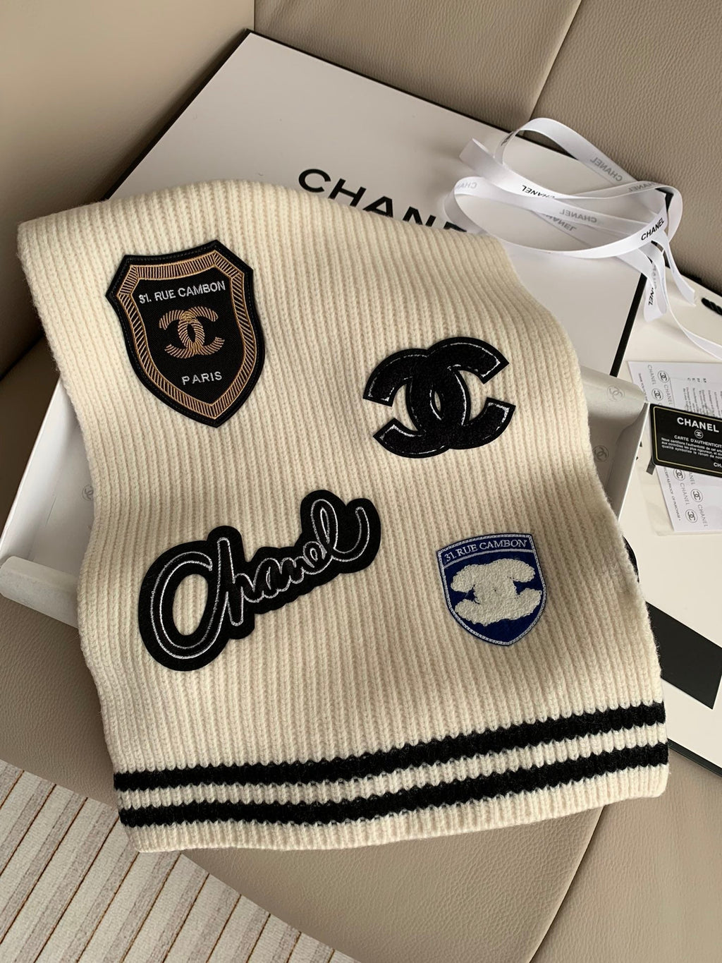 CHANEL SCARF 200 CM IN WHITE PURE CASHMERE WITH STICKER 392880