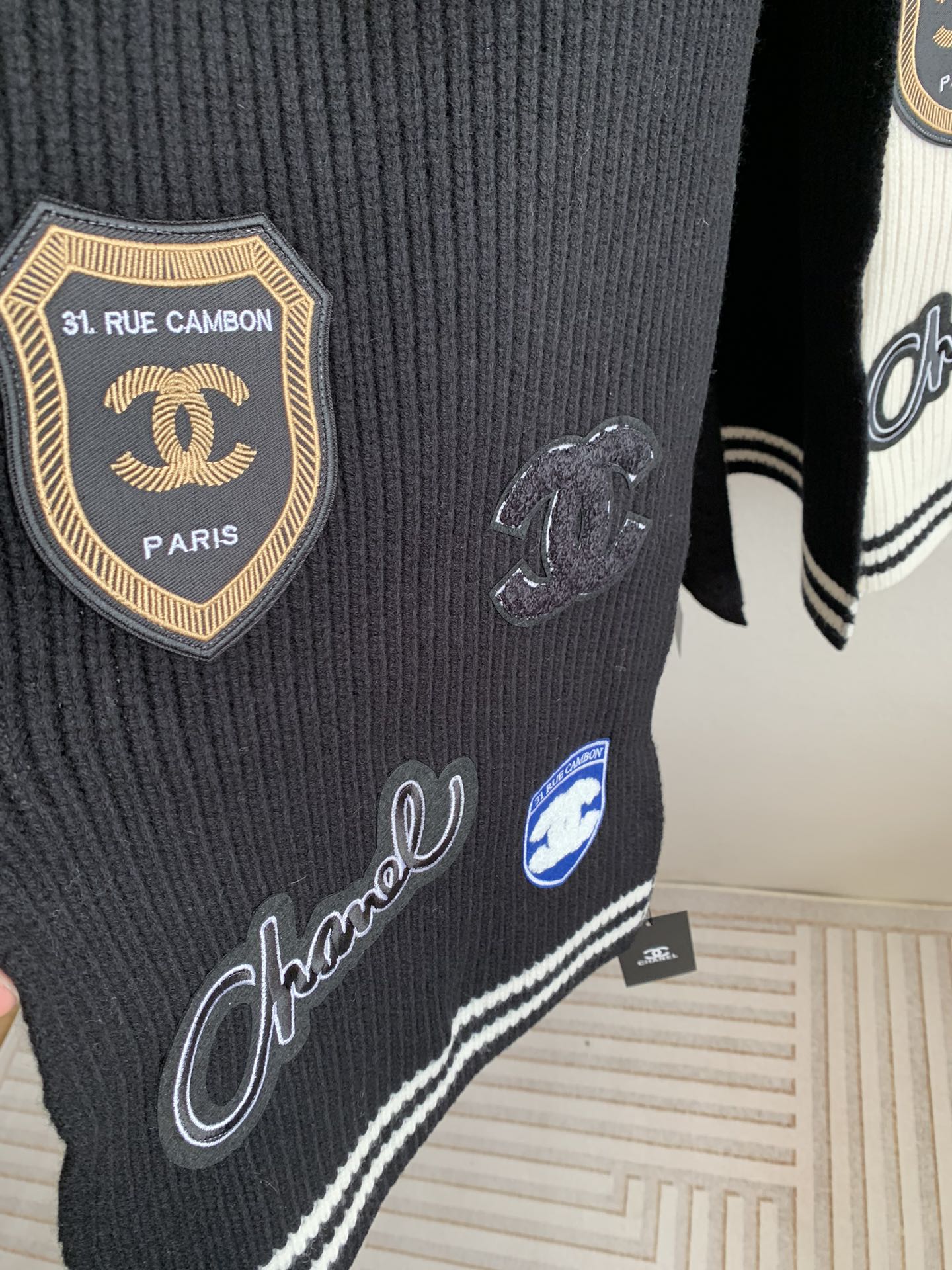 CHANEL SCARF 200 CM IN BLACK PURE CASHMERE WITH STICKER 392881