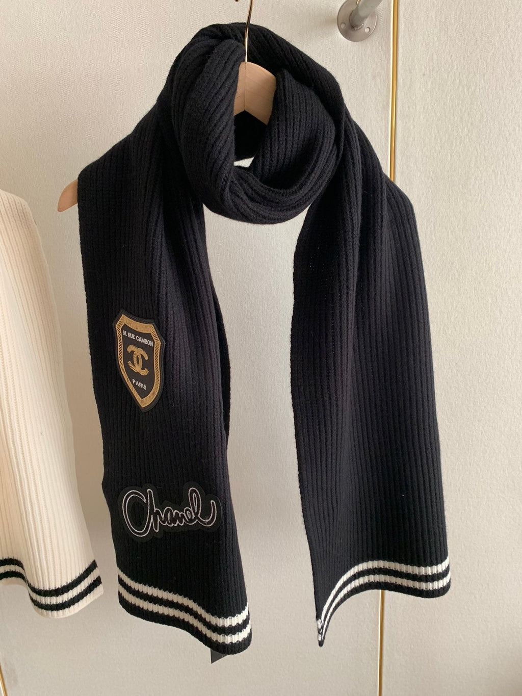 CHANEL SCARF 200 CM IN BLACK PURE CASHMERE WITH STICKER 392881