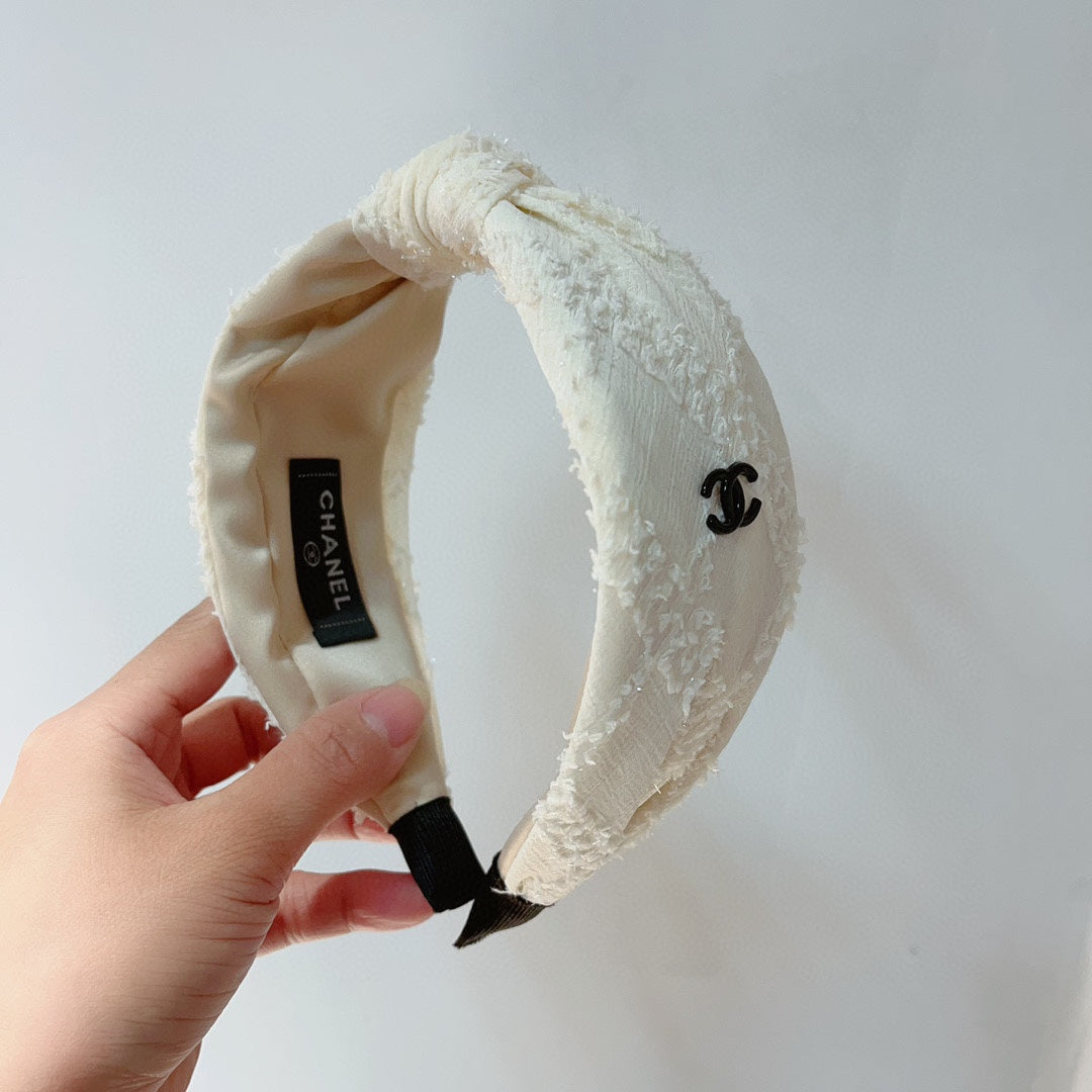 CHANEL WHITE CREAM FABRIC HAIRBAND 124698